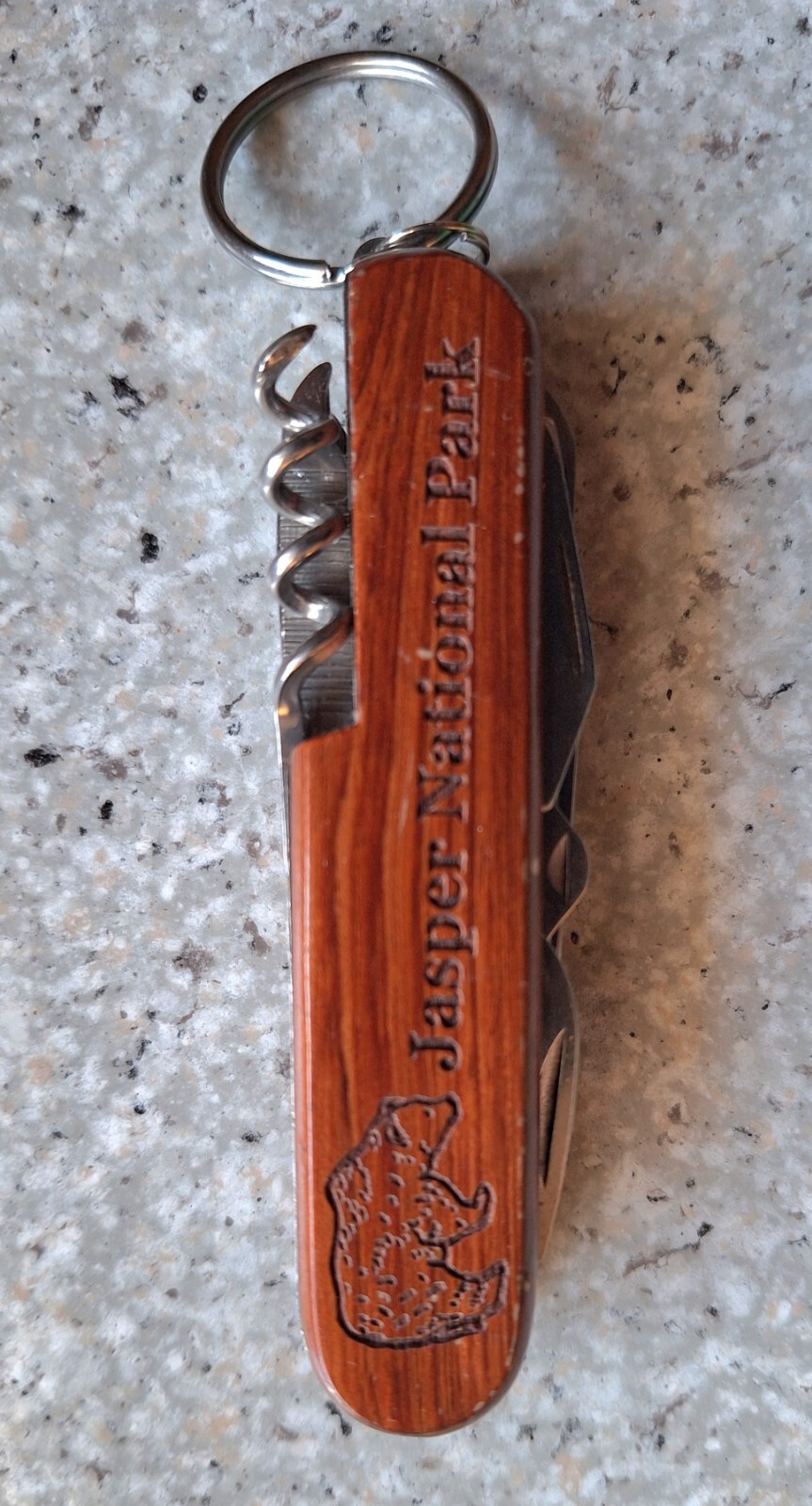 Multi Tool Pocketknife (9 Tool) – Jasper National Park w/Grizzly Bear Emblem