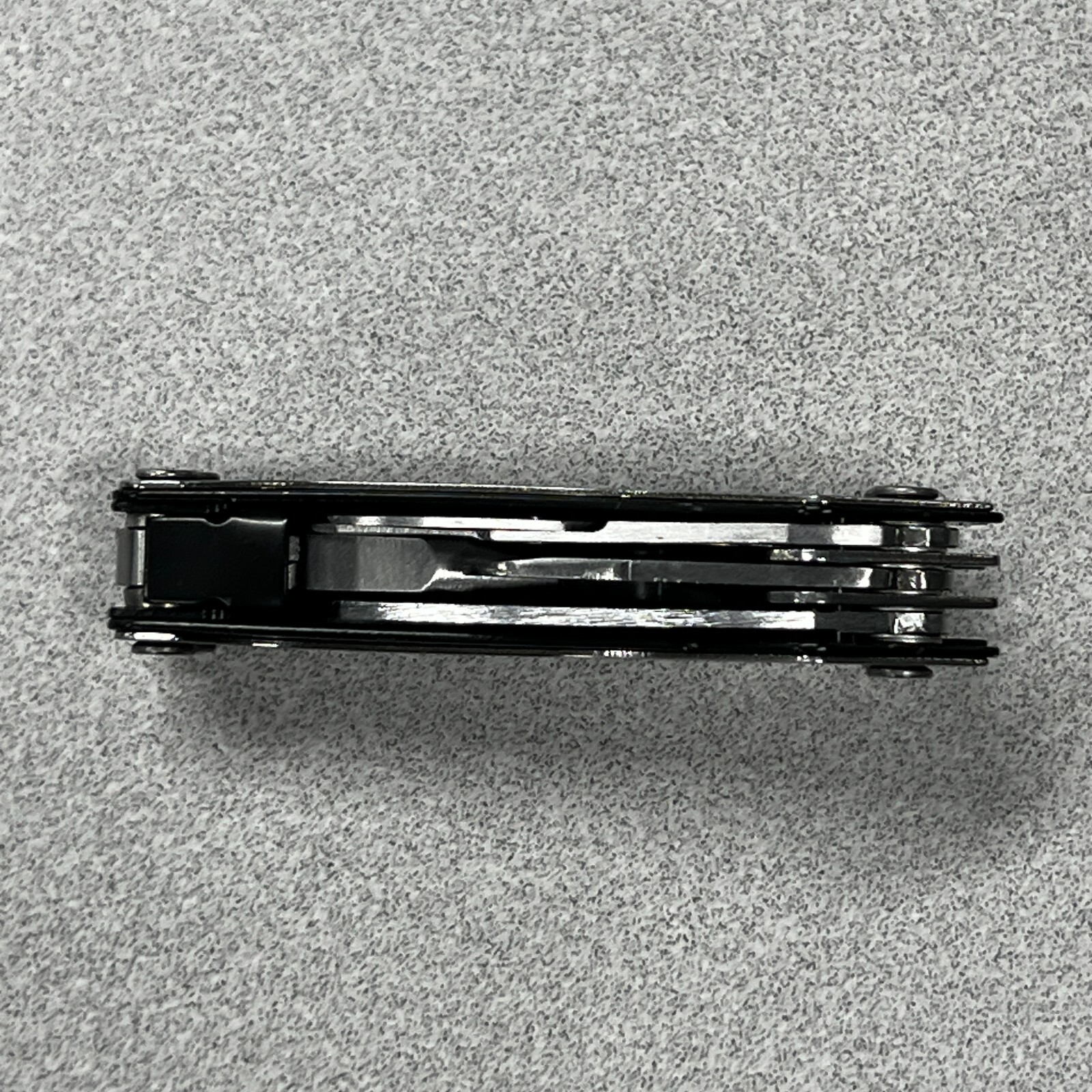 Cabelas 7 in 1 Pocket Knife Multi Tool Pliers Screwdriver Scissor + Storage Case