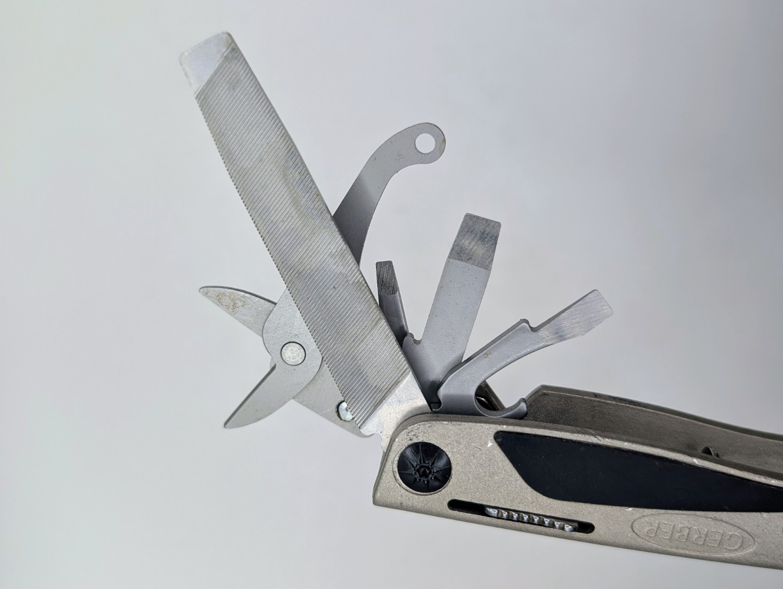 Gerber MP800 Urban Legend 12-In-1 Multi-plier w/ Rem Grit & Molle Sheath – VGUC!