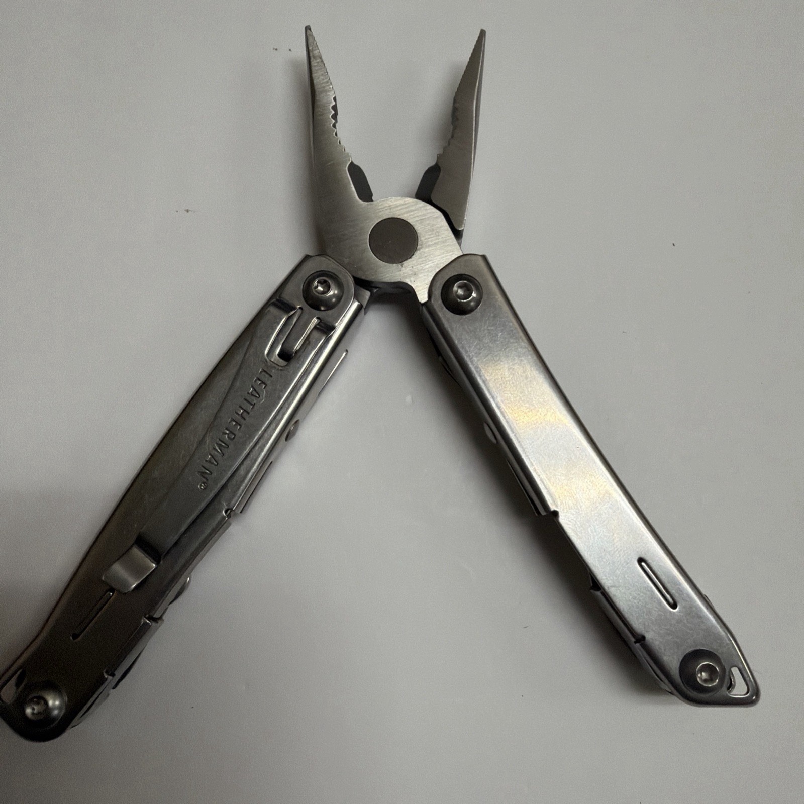 Leatherman Wingman 14 Tools Multi-Tool – Stainless Steel