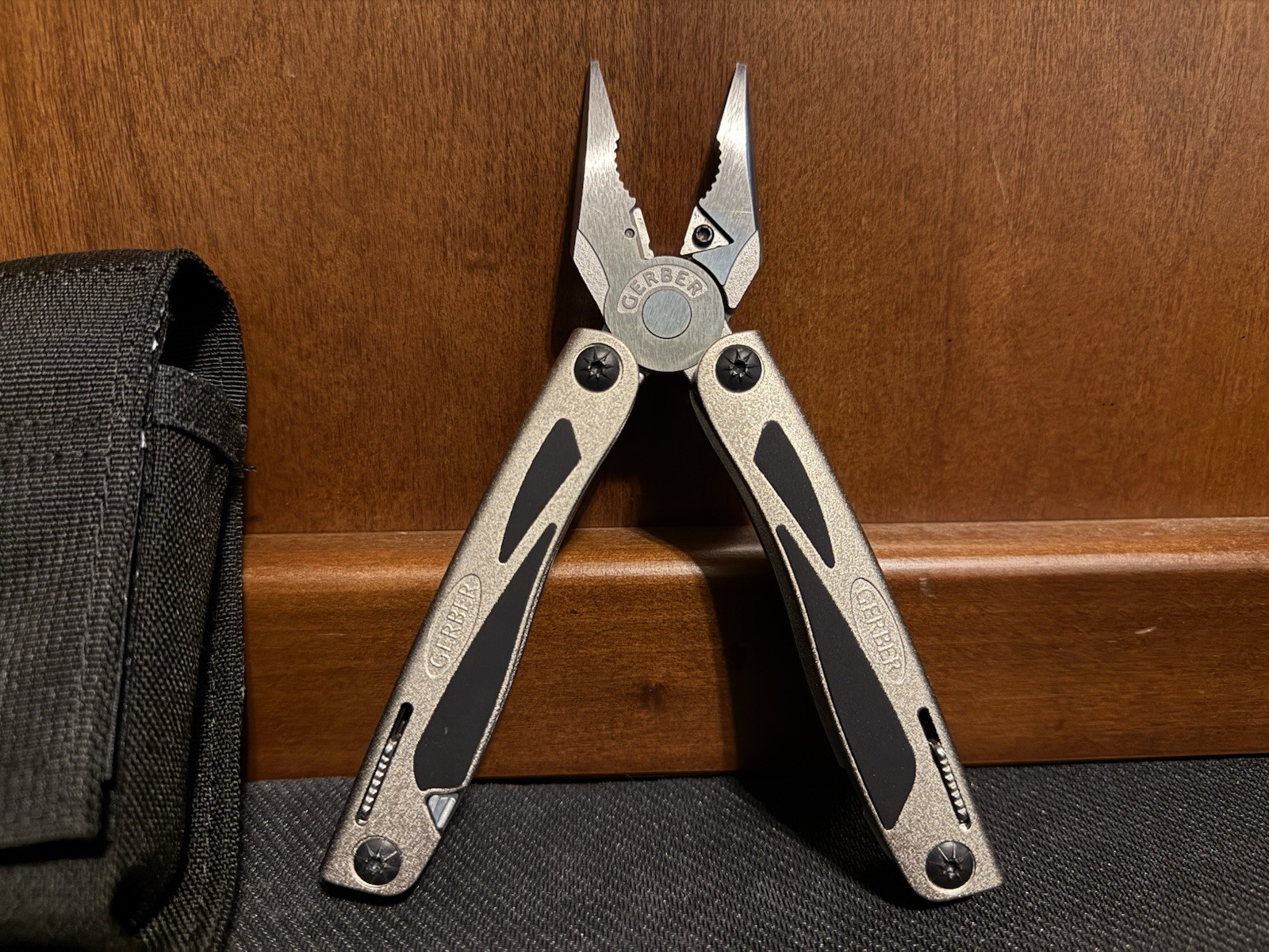 Gerber Legend MP800 Multi Tool /Multi Plier. Assembled in USA With Sheath