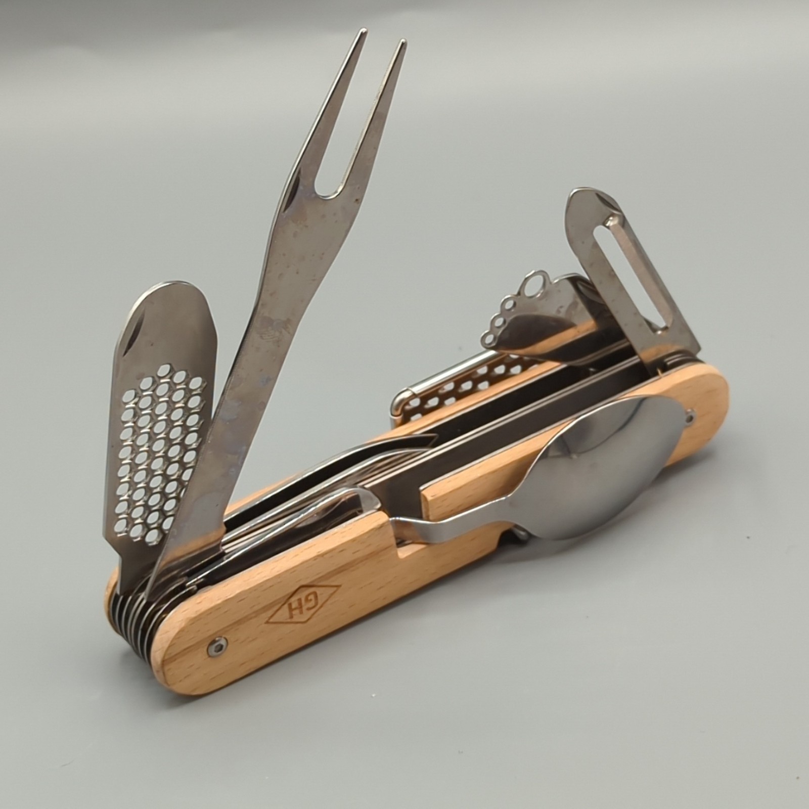 Gentlemens Hardware Kitchen Compact Hand Held Multi-Tool 12 Utensils in One