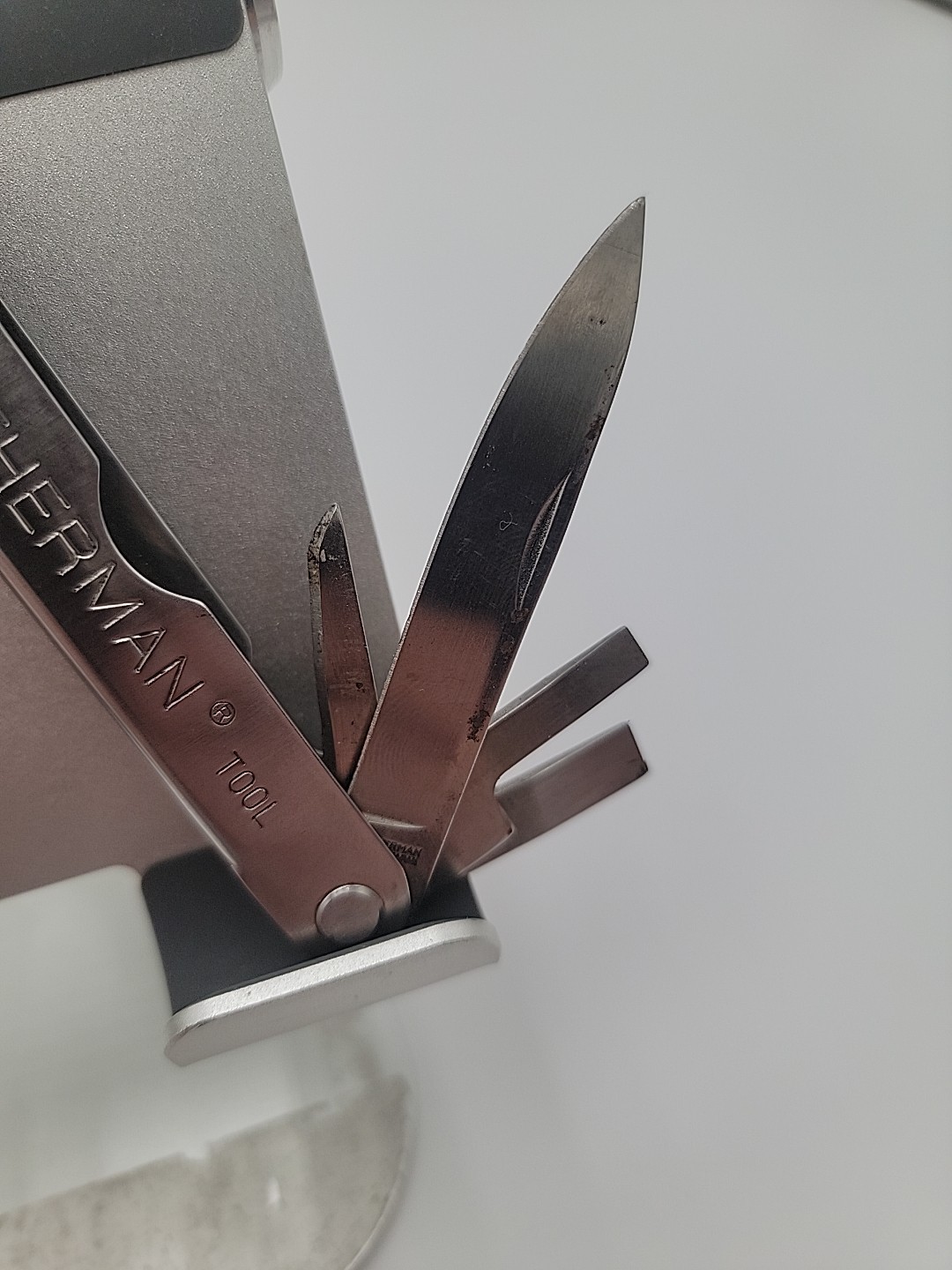 Leatherman Multi-Tool REG’D TM 1825478 With Original Sheath.