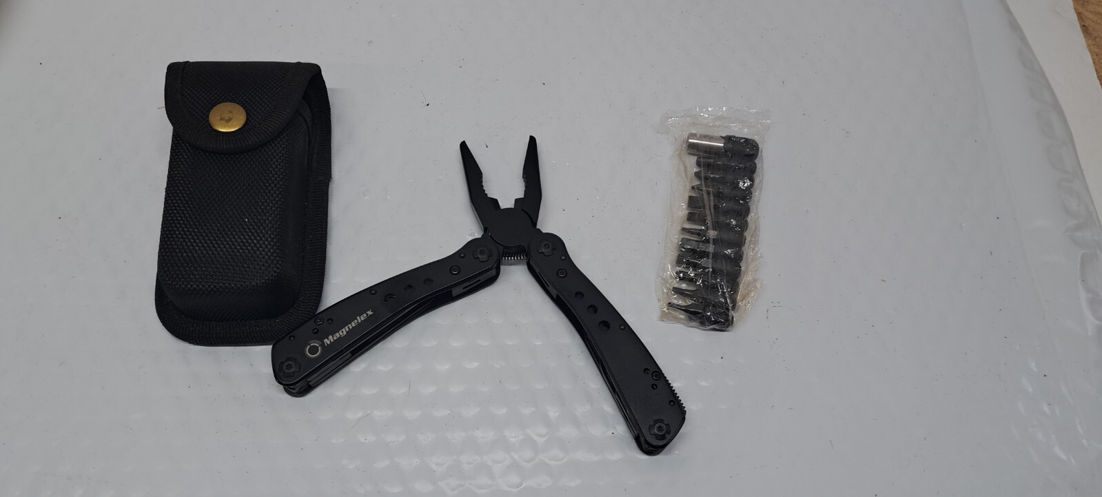 Magnelex MG-MT01 multi-tool pliers with 11 integrated components + 11 extra bit