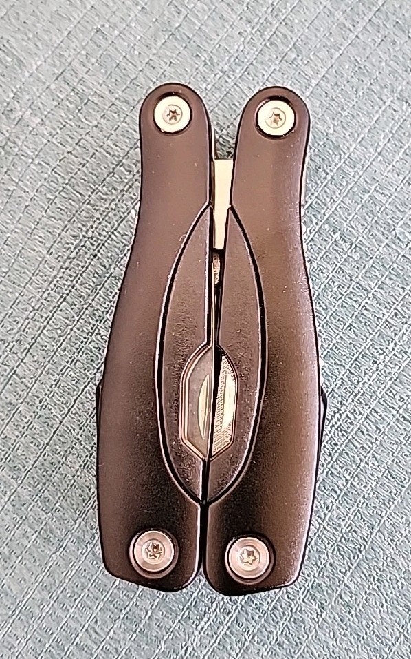 10 Tool Multi-Tool Utility Pliers With Snap Lock