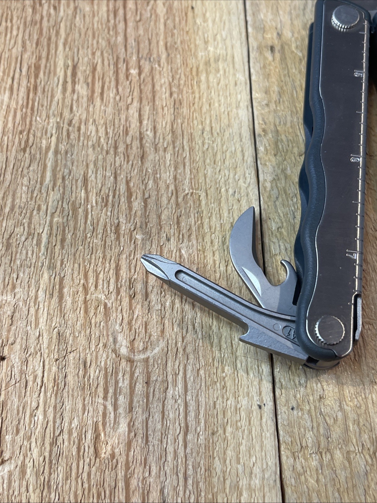 Leatherman KICK multitool. New, with vintage Leather Snap belt sheath Mint Knife
