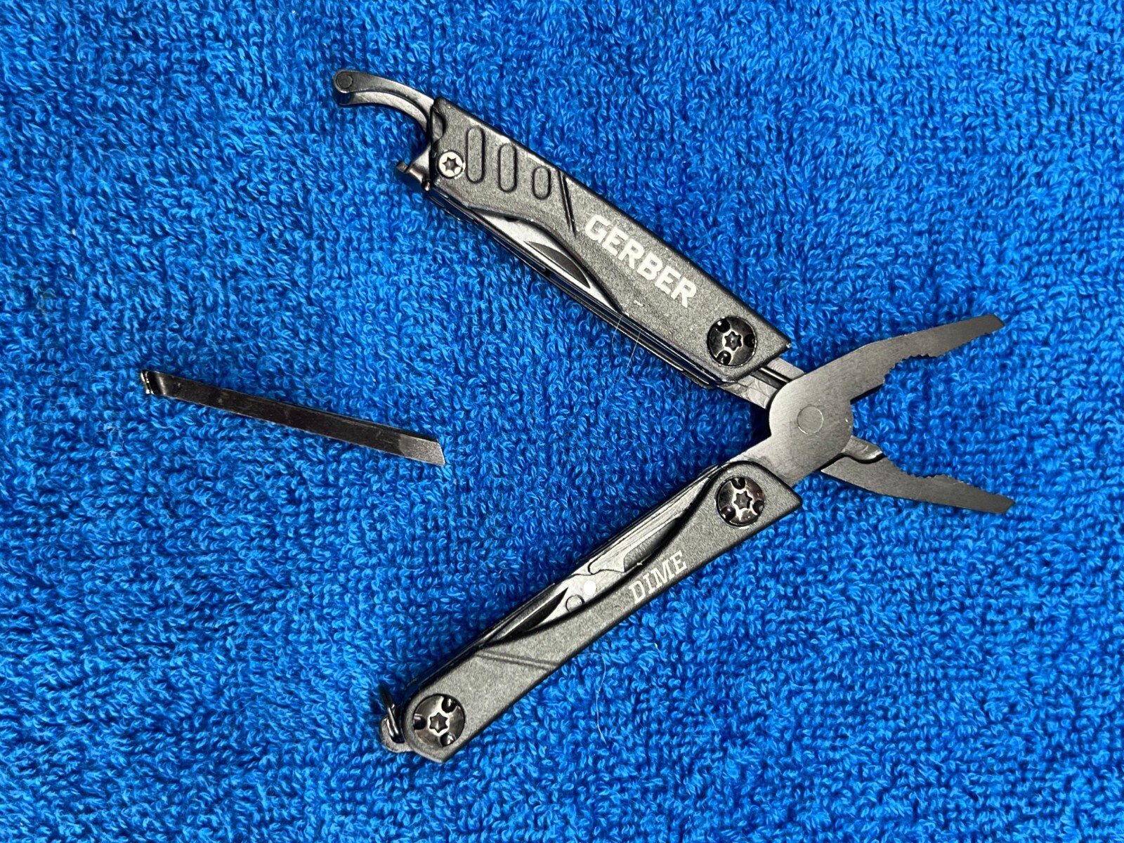 GERBER MICRO MULTI TOOL DIME BLACK COMPACT & LIGHTWEIGHT GENTLY USED 30-G0469