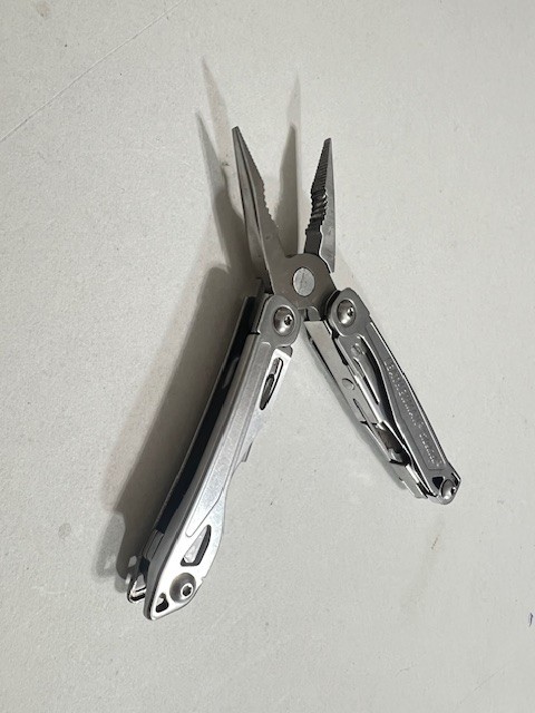 Leatherman Sidekick Multi-Tool Stainless Pliers , Saw Knife broken – See photos