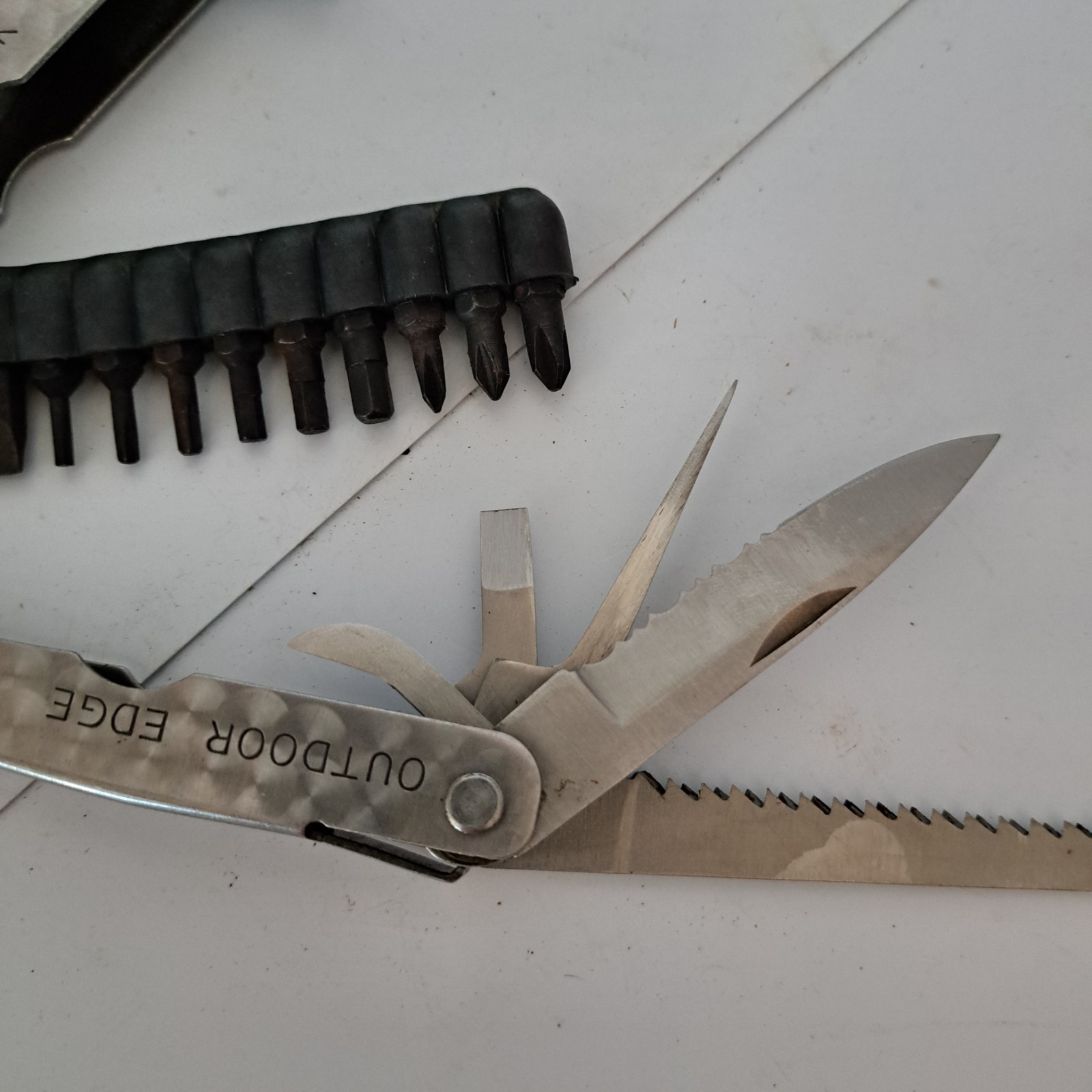 Outdoor Edge Multi-tool With 12 Bits And Case