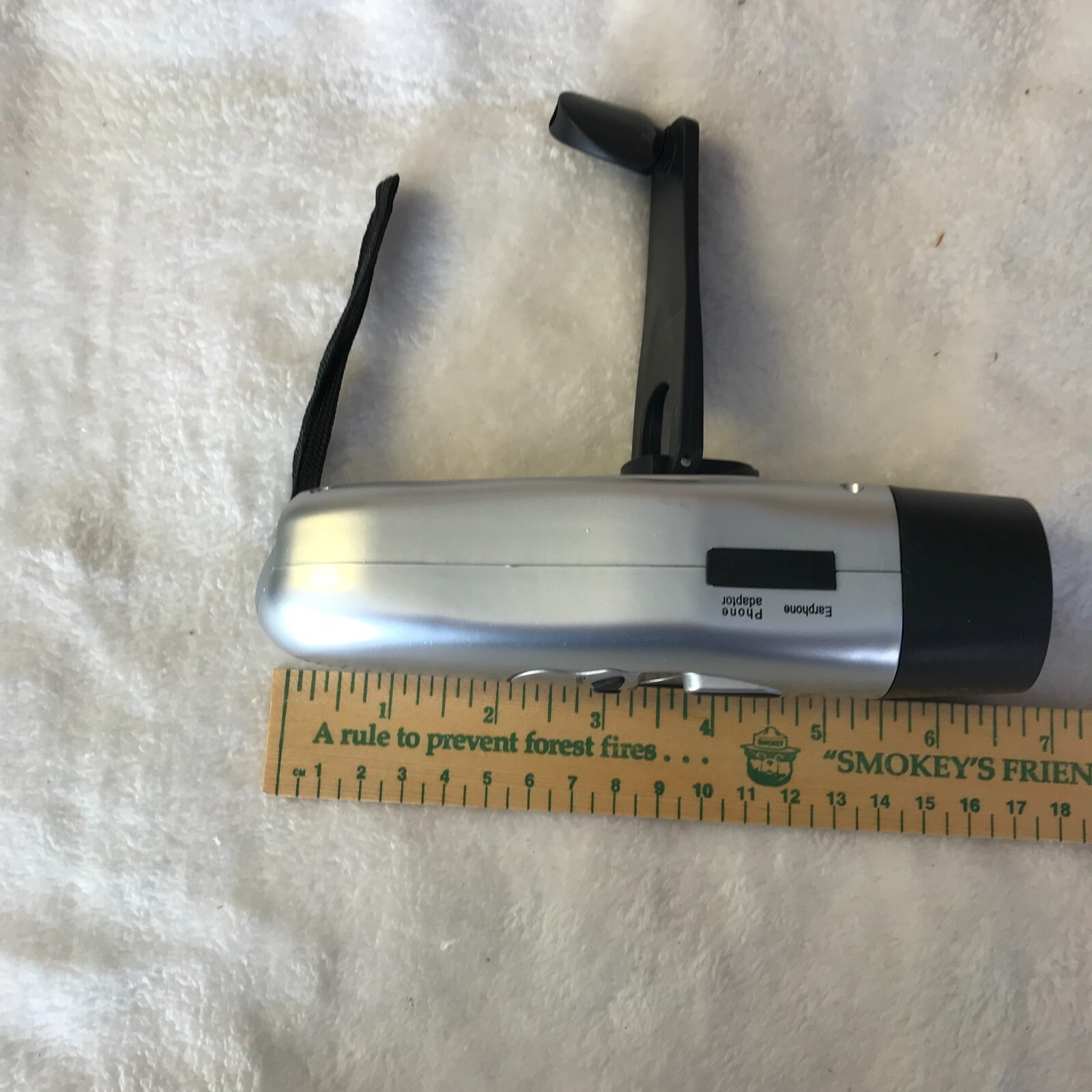 avon hand crank multi task tool – 2007 – voltage output 6v