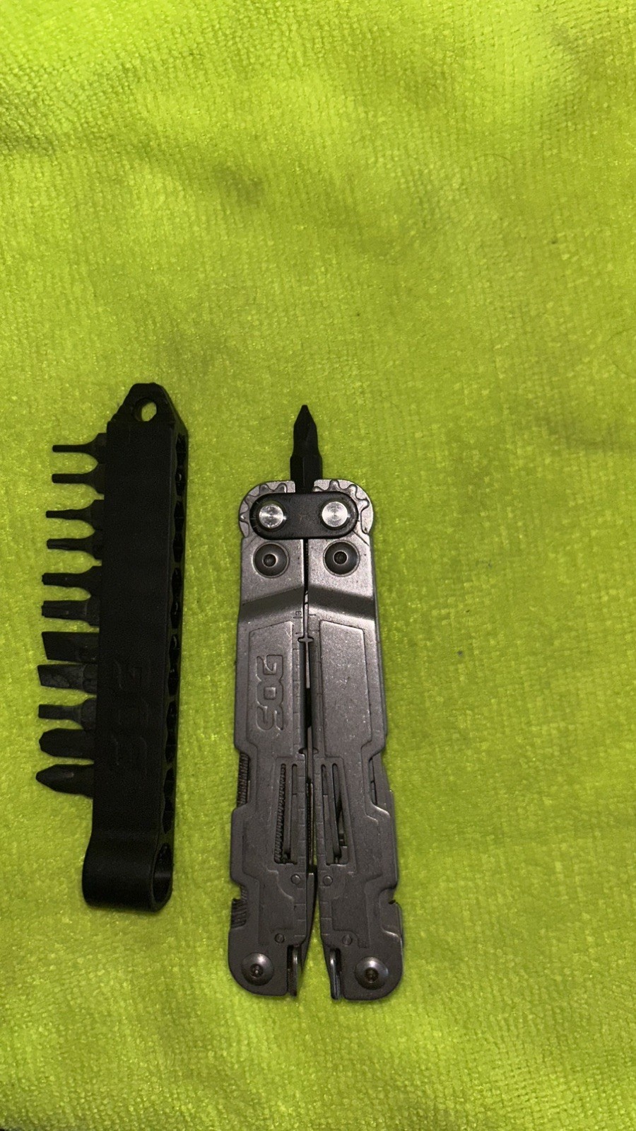 SOG PowerAccess Assist MT Stonewash Multi tool Stainless with Bit set and Sheath