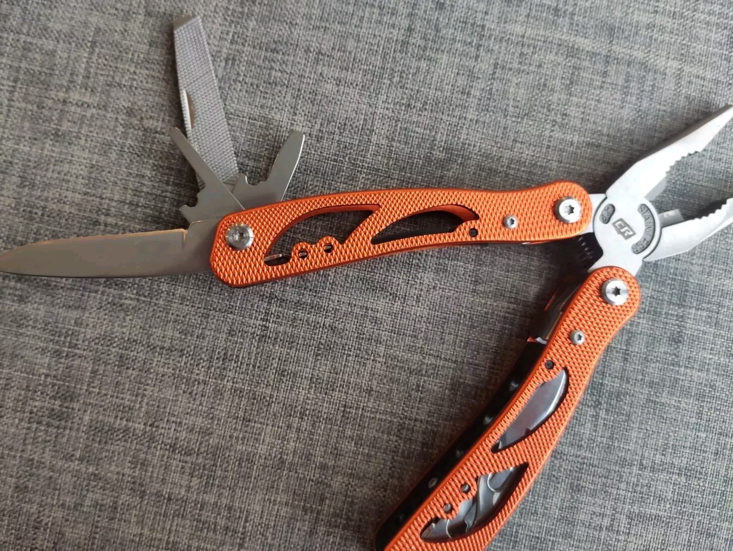 Multifunction cutter with Multi-tool Pliers kit Outdoor Camping Emergency Tools