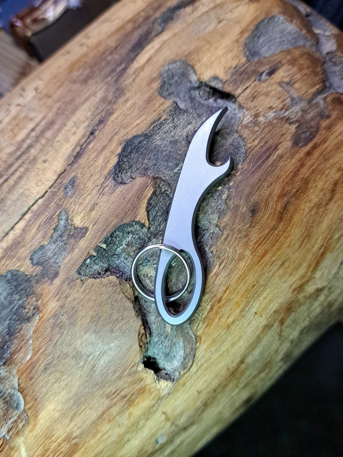 MINIMALIST MINI TITANIUM KEYCHAIN CLAW BOTTLE OPENER