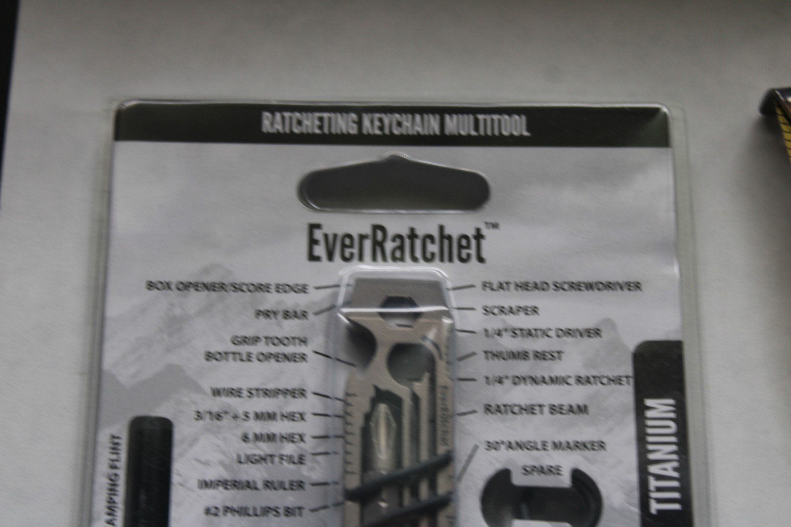 EverRatchet – EDC Bladeless Keychain Multitool – 17-in-1 tool with Bottle Ope…