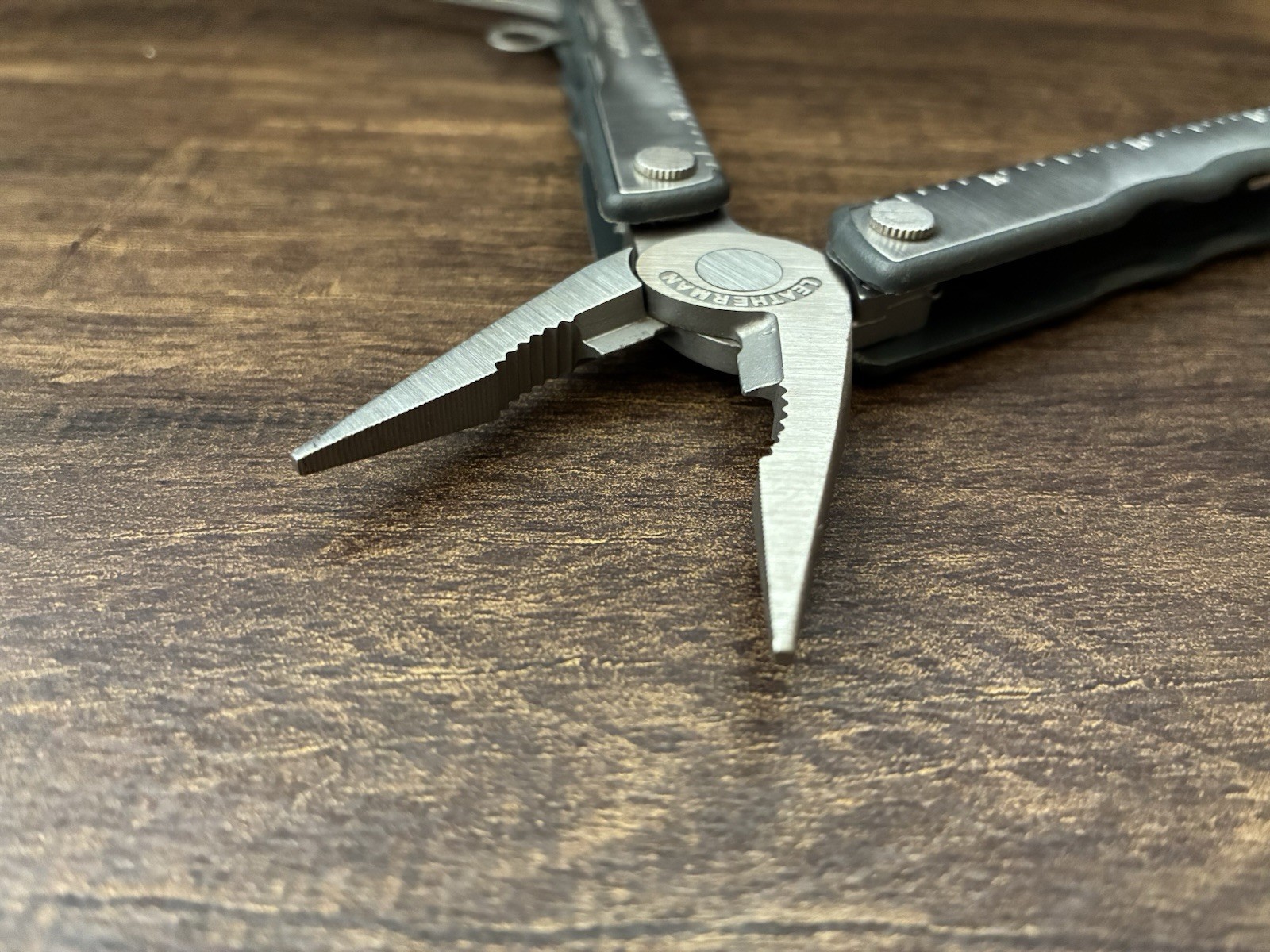 LEATHERMAN Kick Multi-Tool With Sheath