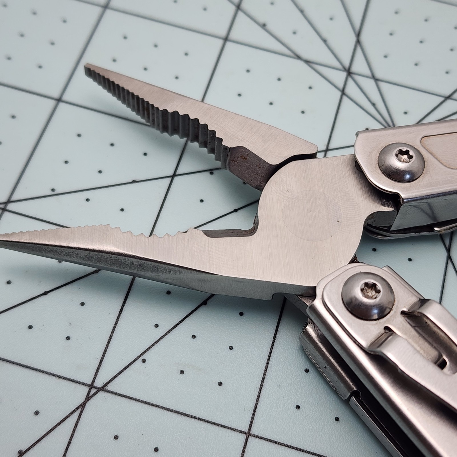 LEATHERMAN WINGMAN MULTI- TOOL 6 MULTI-TOOL POCKET