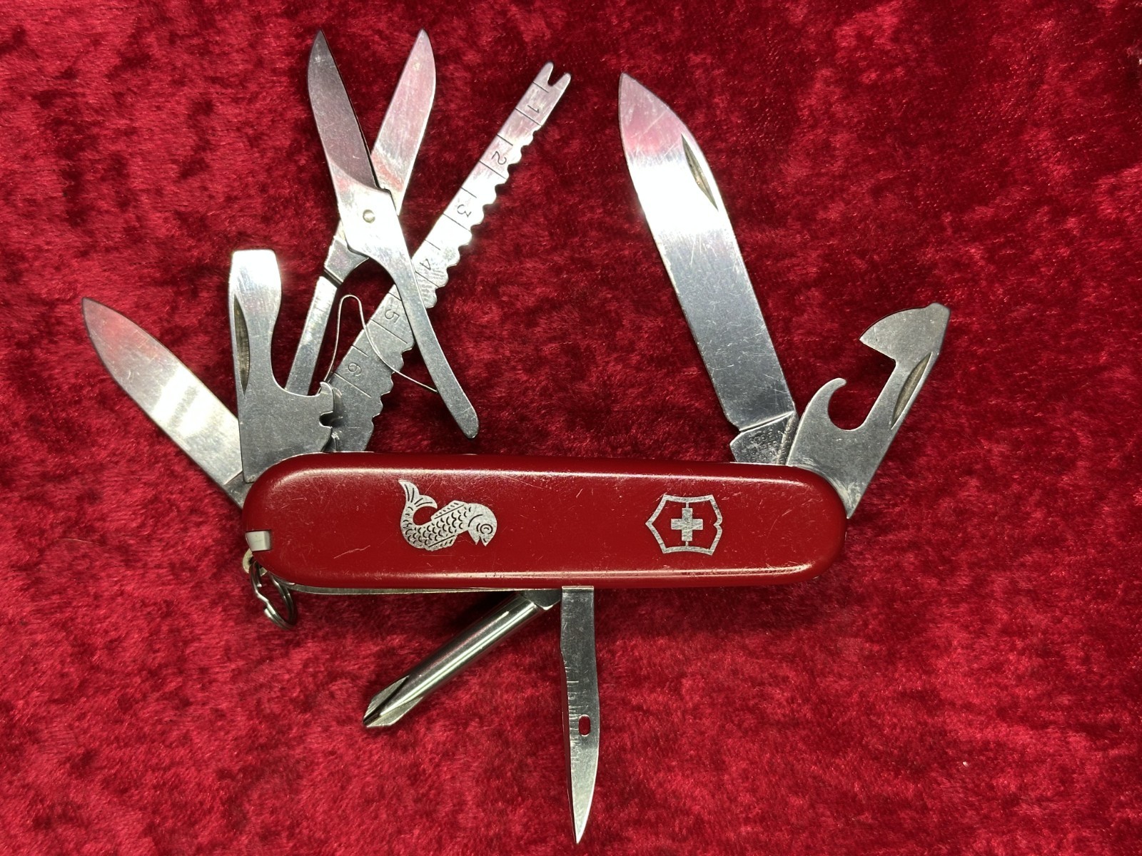 Victorinox Fisherman Swiss Army Knife 12 Tool No Sheath Random Pick Used (431)