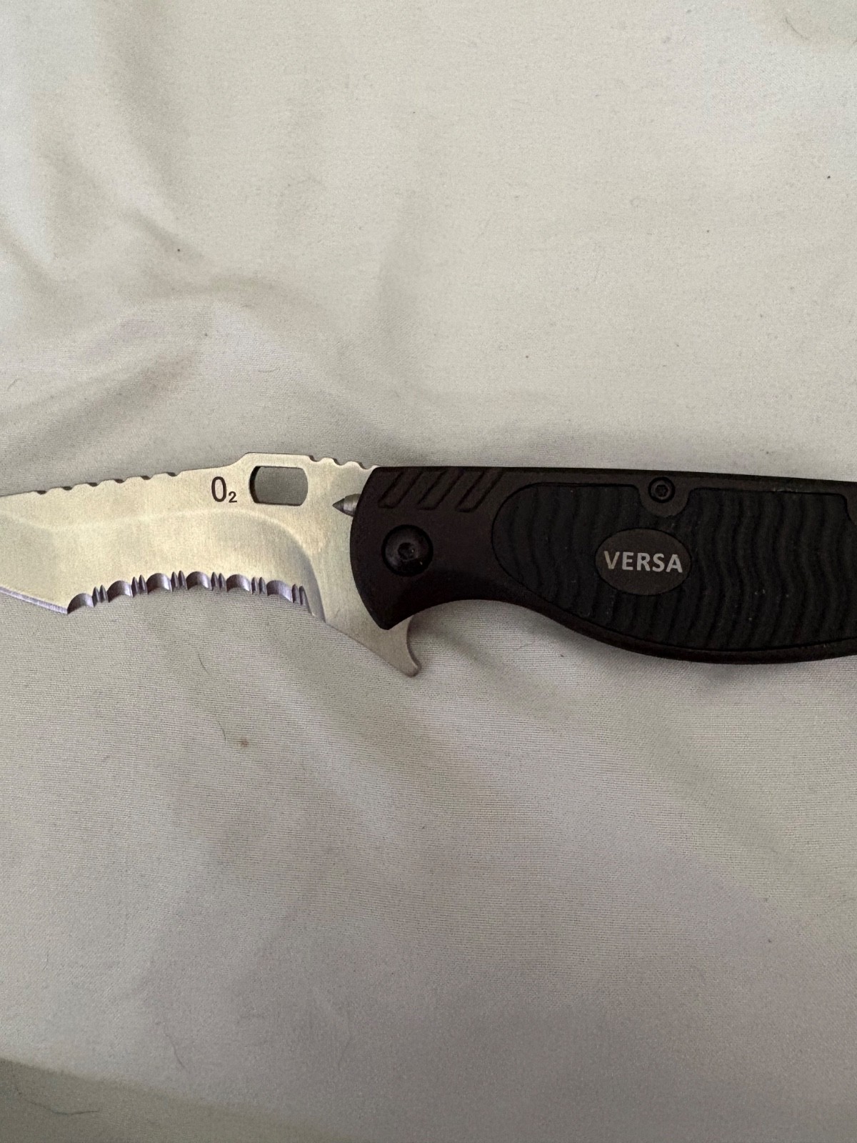 VERSA Knife, a 12-in-1 Multi-tool For Emergency & Daily Use