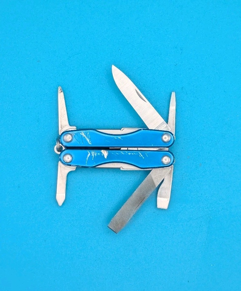 Leatherman Squirt P4 Multi-Tool, Key Ring, Retired, BLUE!