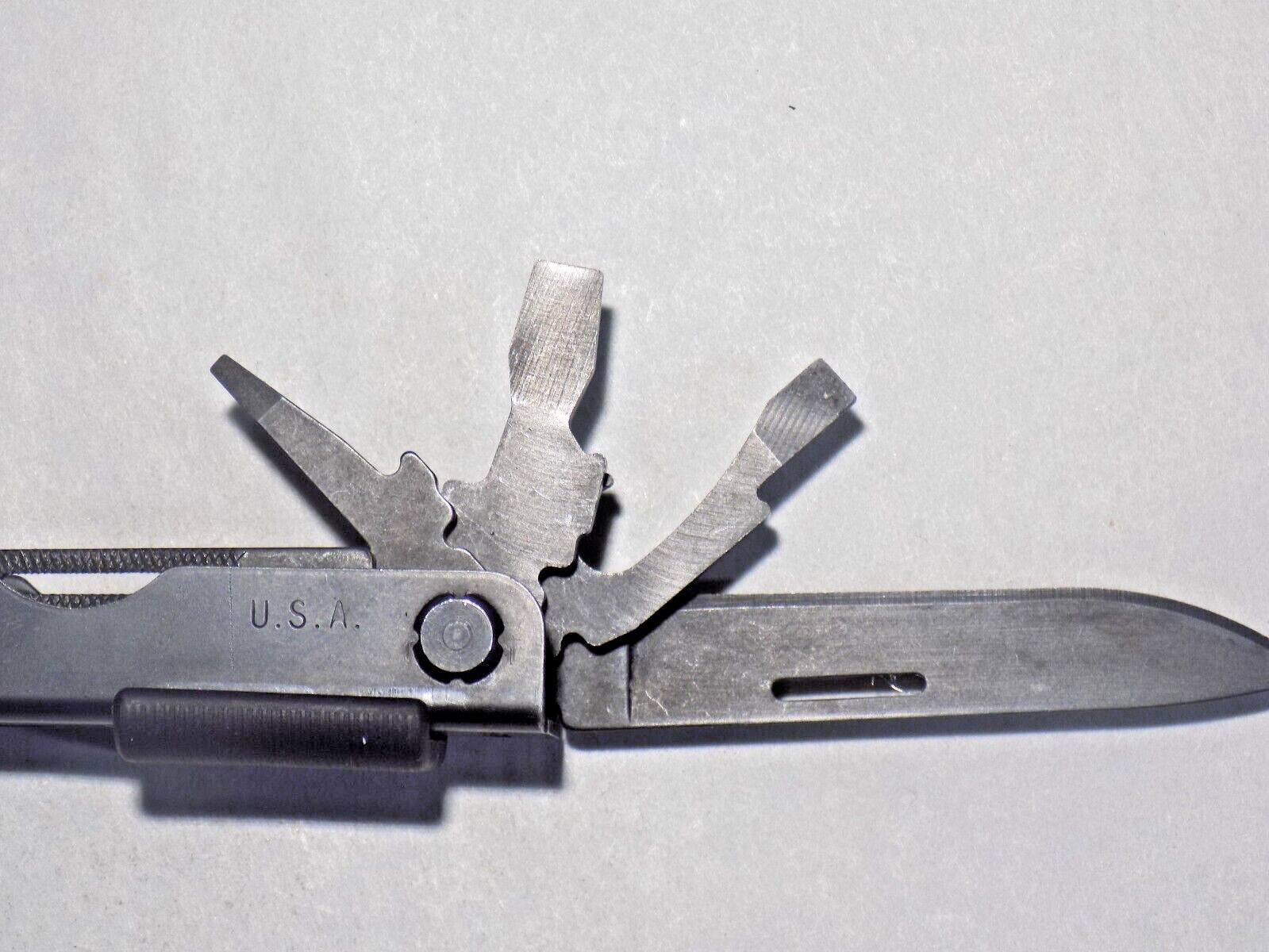 Nice Gerber USA 07400 Needlenose Multi-Tool -Black-9 Tools + Rule