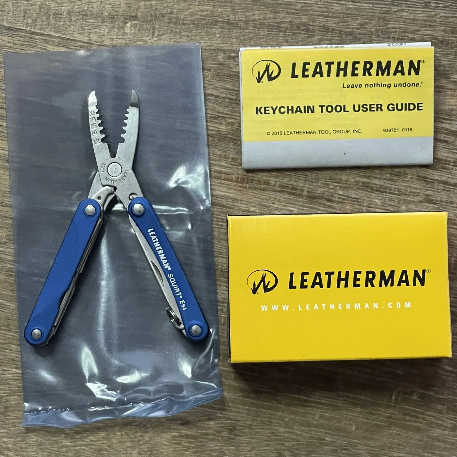 Leatherman Squirt ES4 Blue multitool for electricians. New. Discontinued.