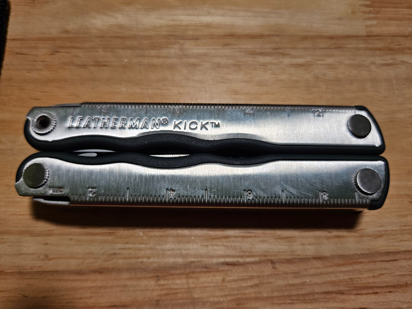 VINTAGE Leatherman Kick Multi-Tool 12-in-1 with Carry Case