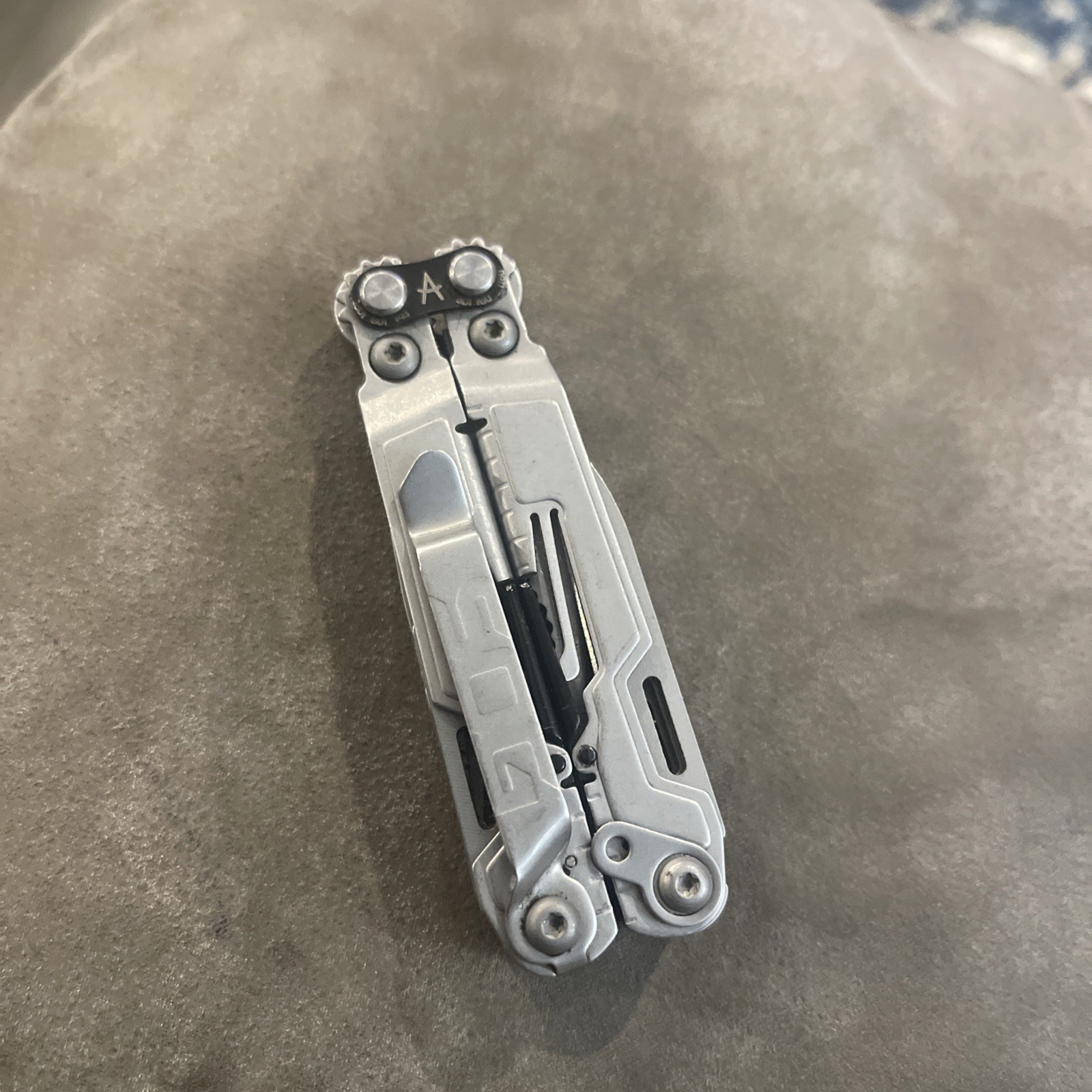 SOG PowerPint Tool Compact Lightweight Silver Multi-Tool!