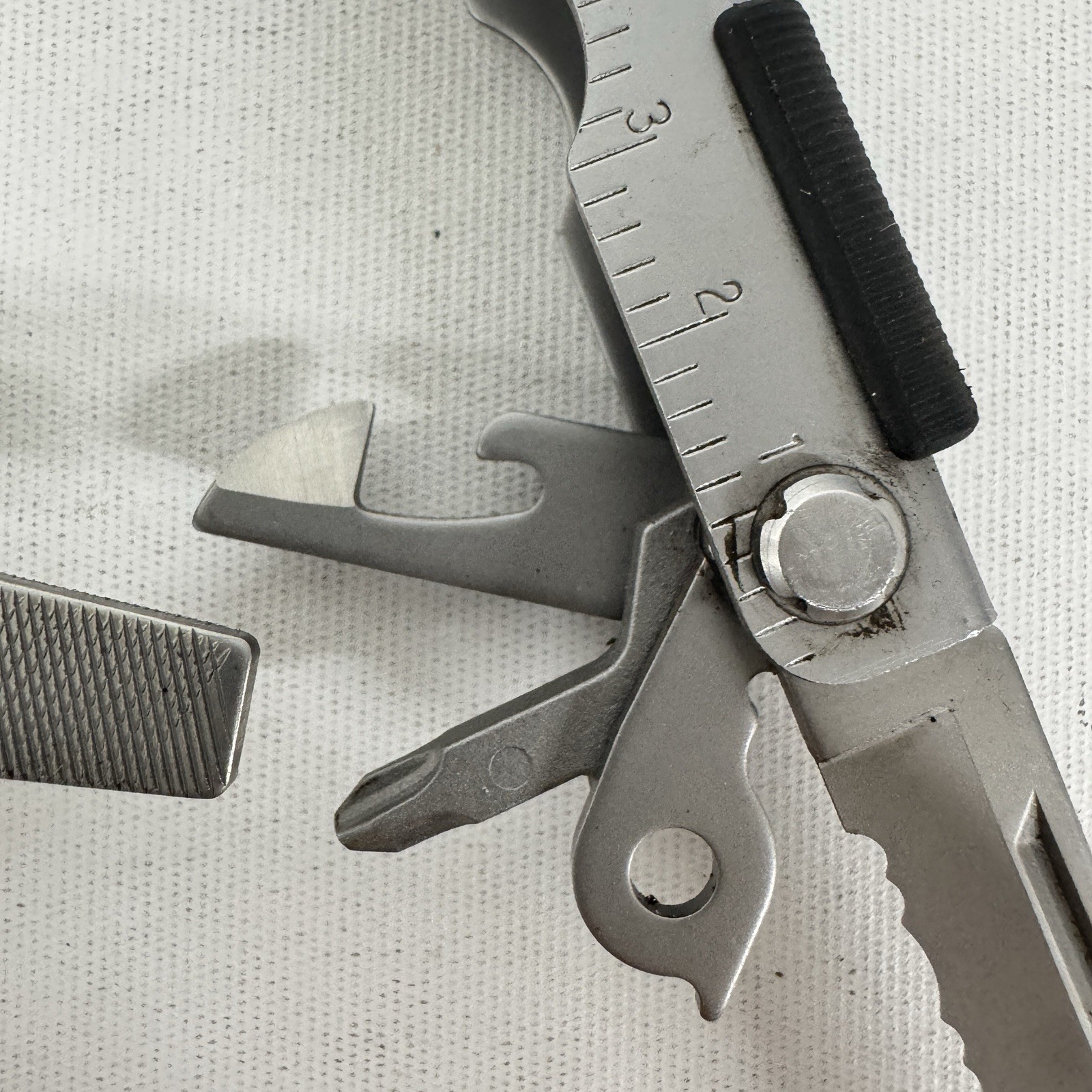 Gerber Tools Stainless Steel Needle Nose Multiplier Multi-Tool w/ Cutter MP600