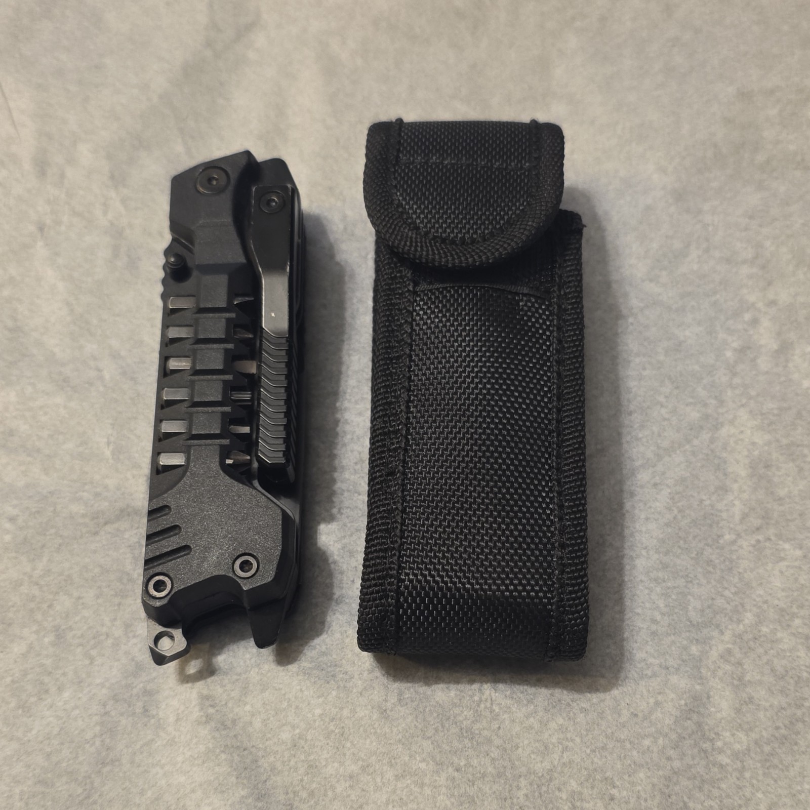 GRIATUS Multi-Tool Knife Stainless Steel Black with Sheath, Screwdriver