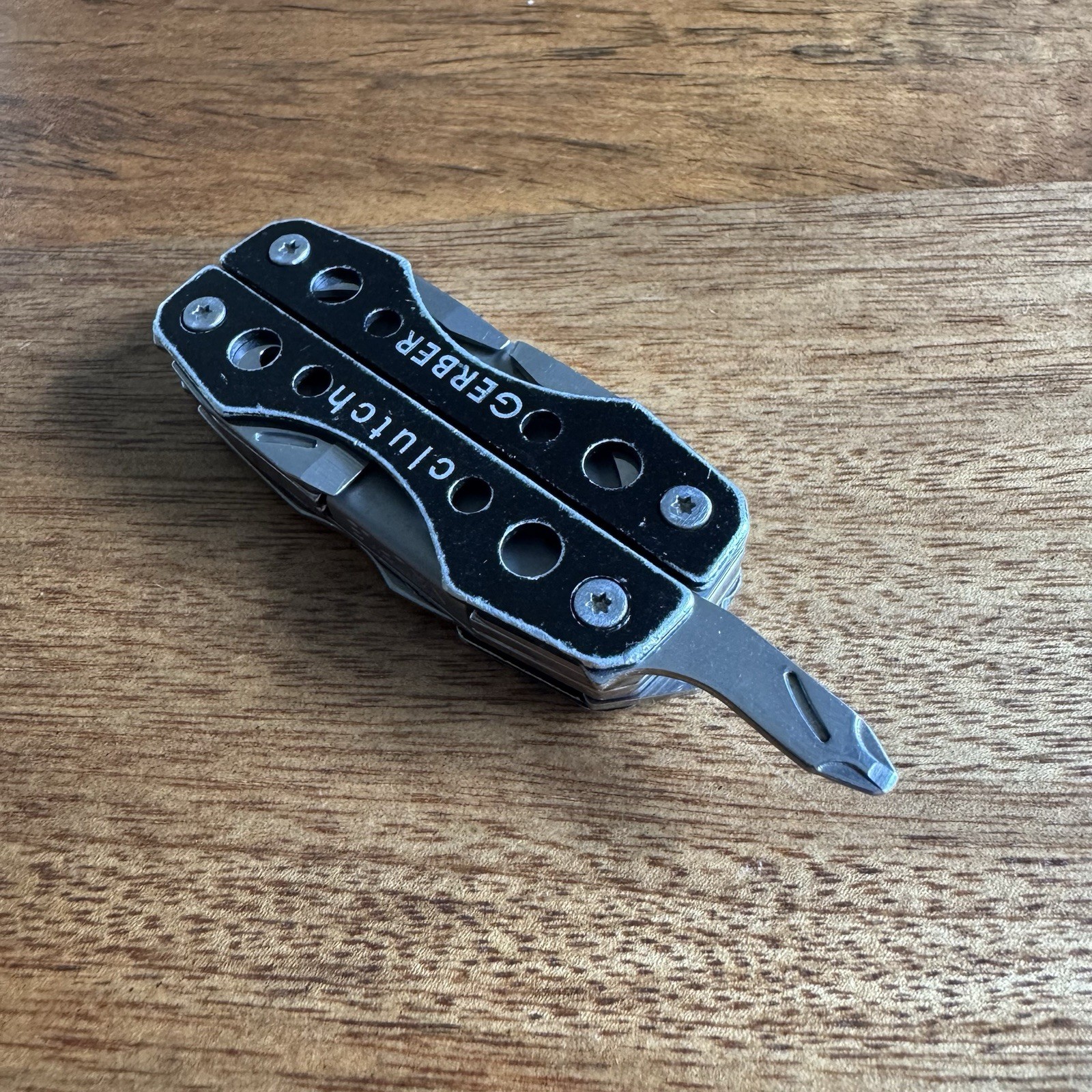 Gerber Clutch Small Rugged 7-in-1 Multi-Tool