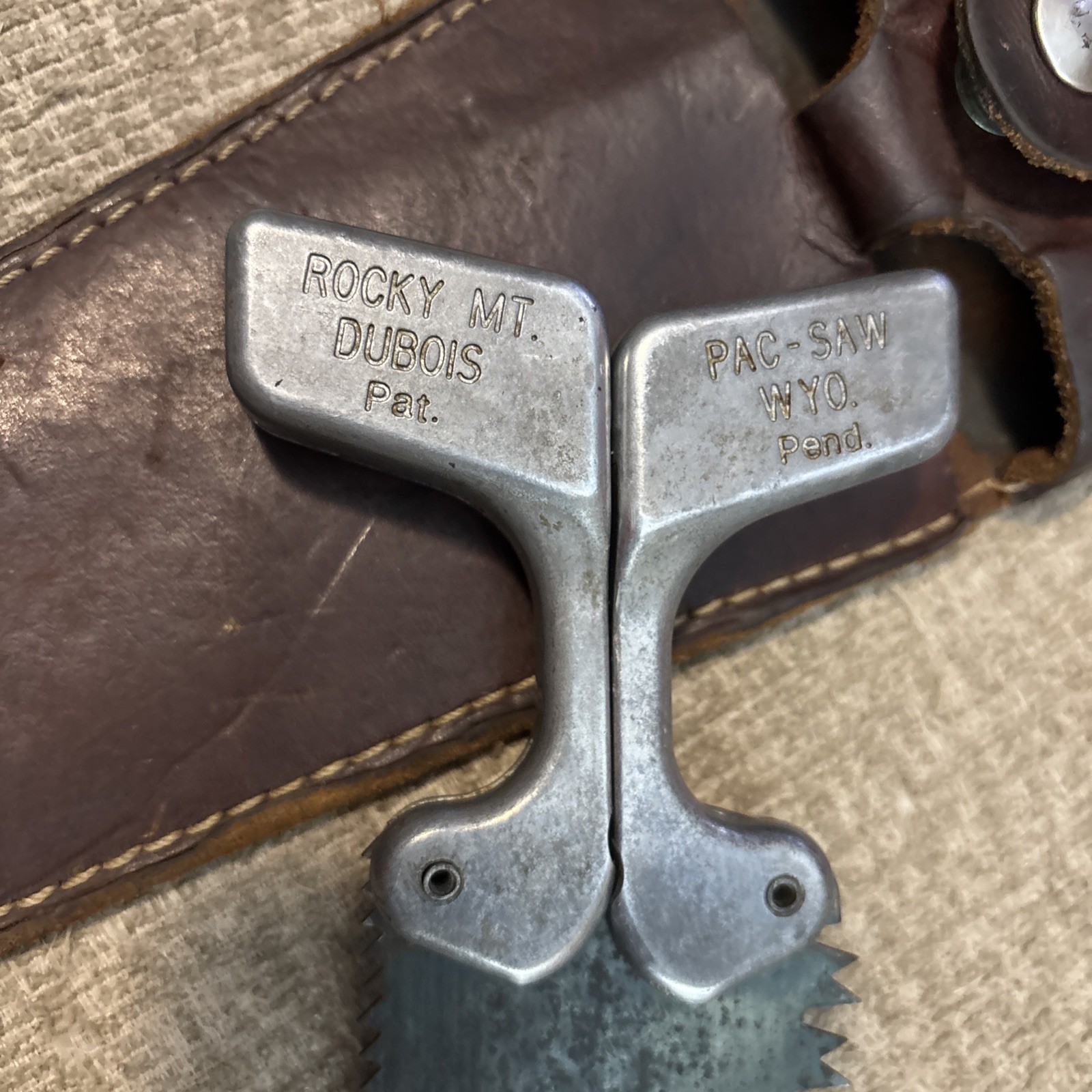 Rocky Mountain Pac Saw Dubois WY W/ Leather Sheath 11 1/2″ Long Good Condition