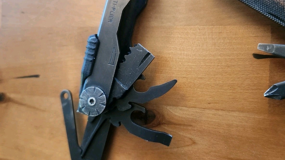 Gerber Diesel Multi-Plier Black Oxide Multi-Tool 11 Tool – Great (READ) – B30