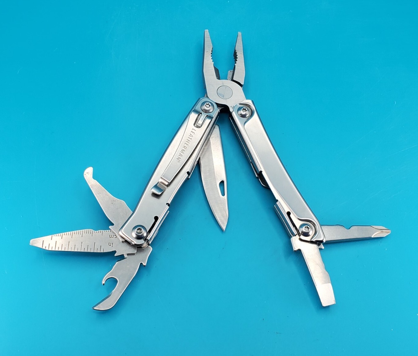 Leatherman Rev 3.8″ Multi-Tool, Stainless! EXCELLENT!