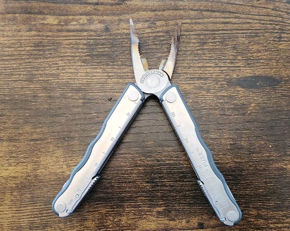 Leatherman Fuse Multi Tool Stainless, USA w/ Plier and Scissors – Great X20