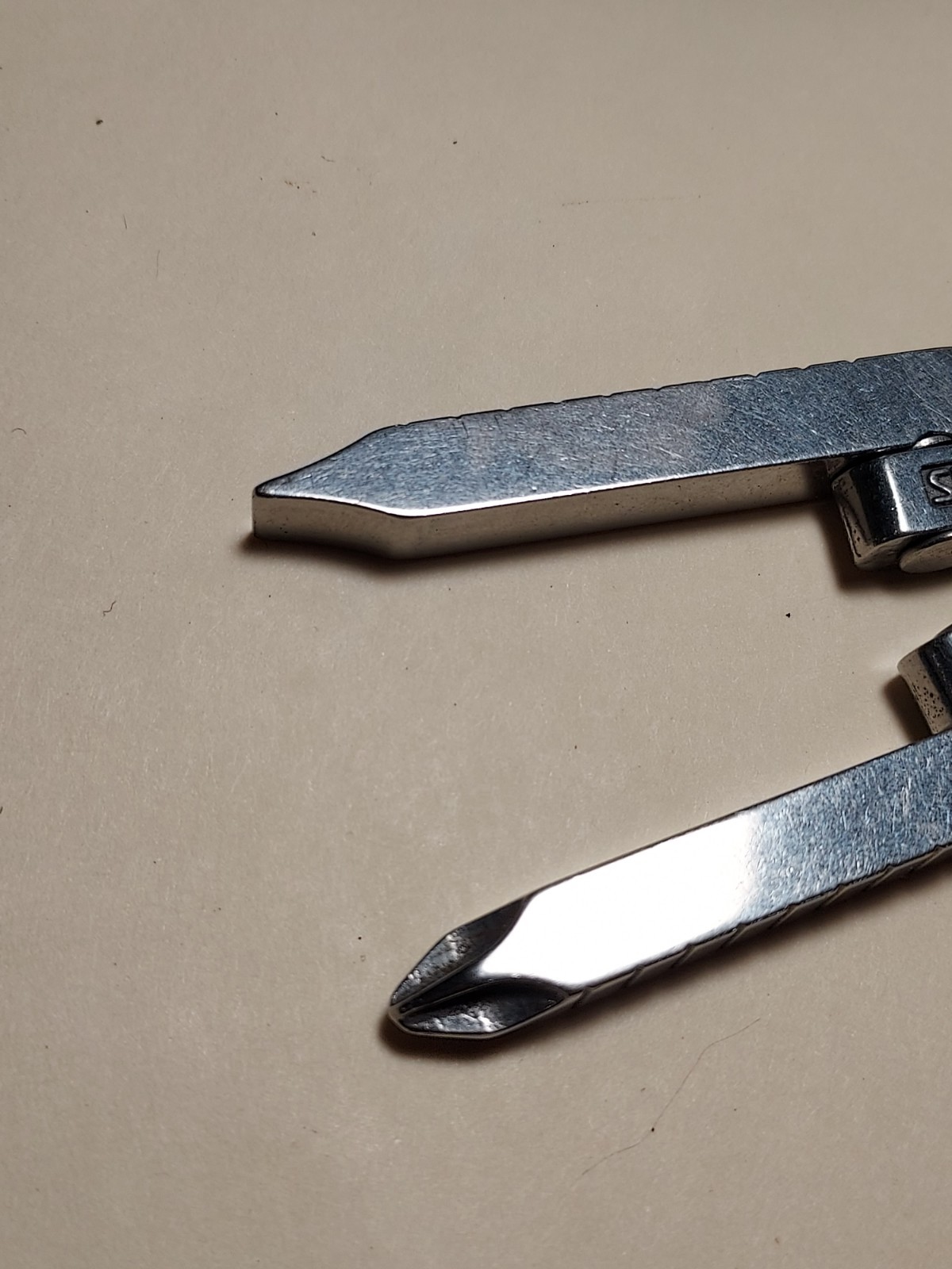 Swiss+Tech Micro Multi Tool – pliers, screwdrivers
