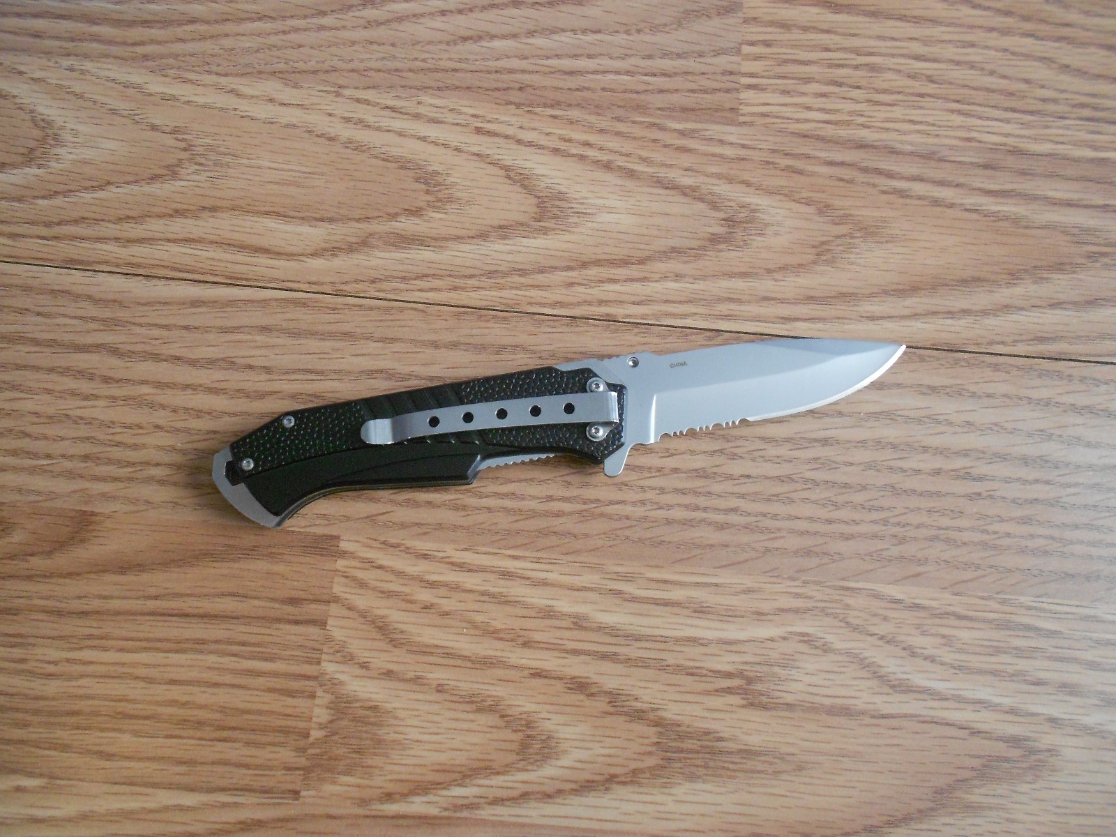 BULLET POCKET KNIFE 7 3/4″ OPEN 3 1/4″ SERRATED BLADE 4 1/2″ CLOSED STAINLESS