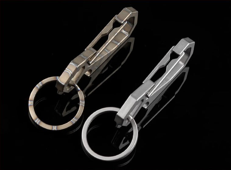 New EDC Titanium Alloy Key chain Carabiner Opener Multi Tool Portable Outdoor