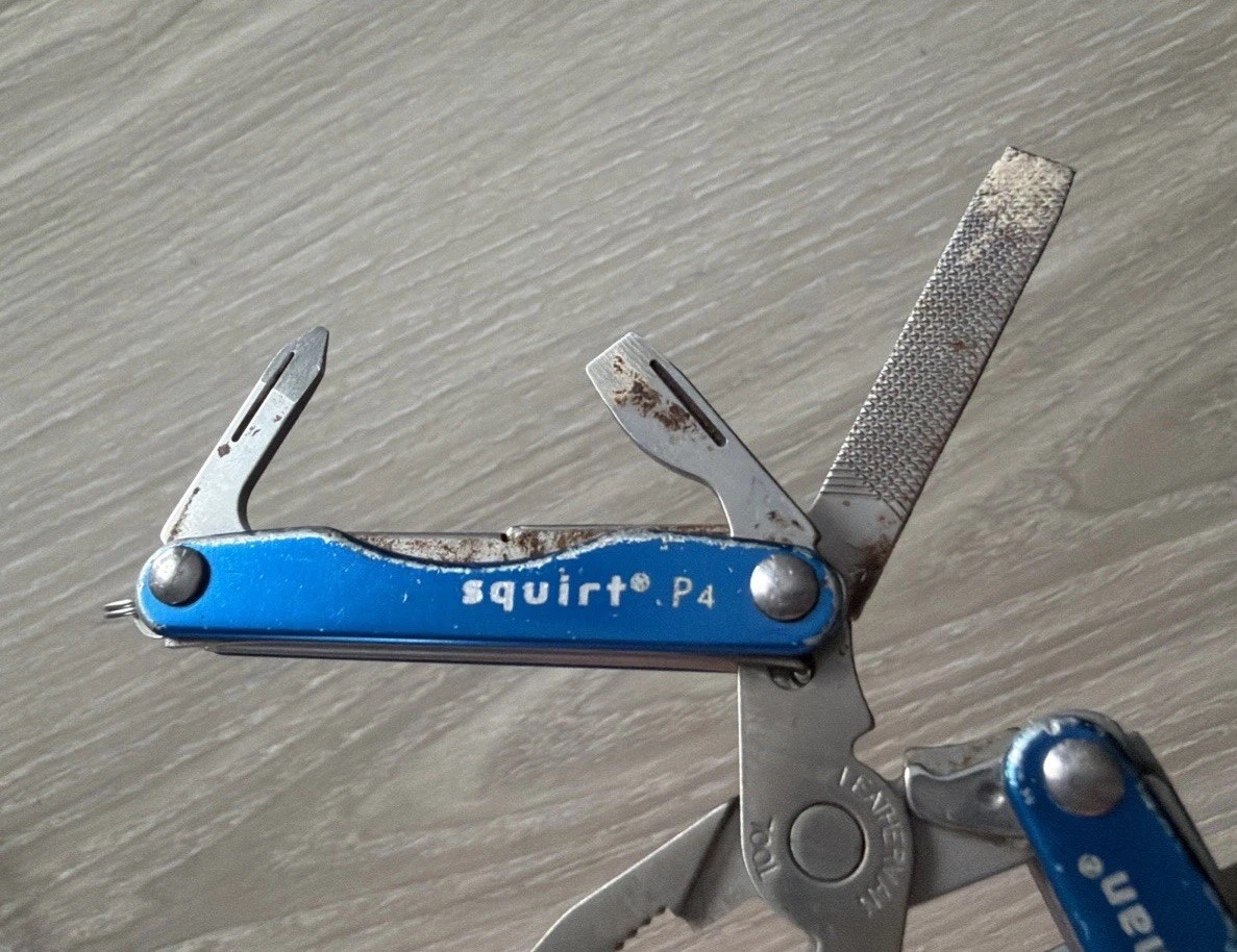 Leatherman Squirt P4 MultiTool Plier Knife File Drivers Blue Metallic