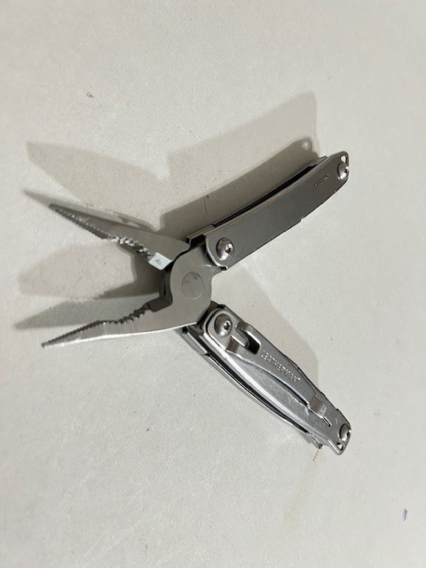Leatherman Sidekick Multi-Tool Stainless Pliers , Saw Knife broken – See photos