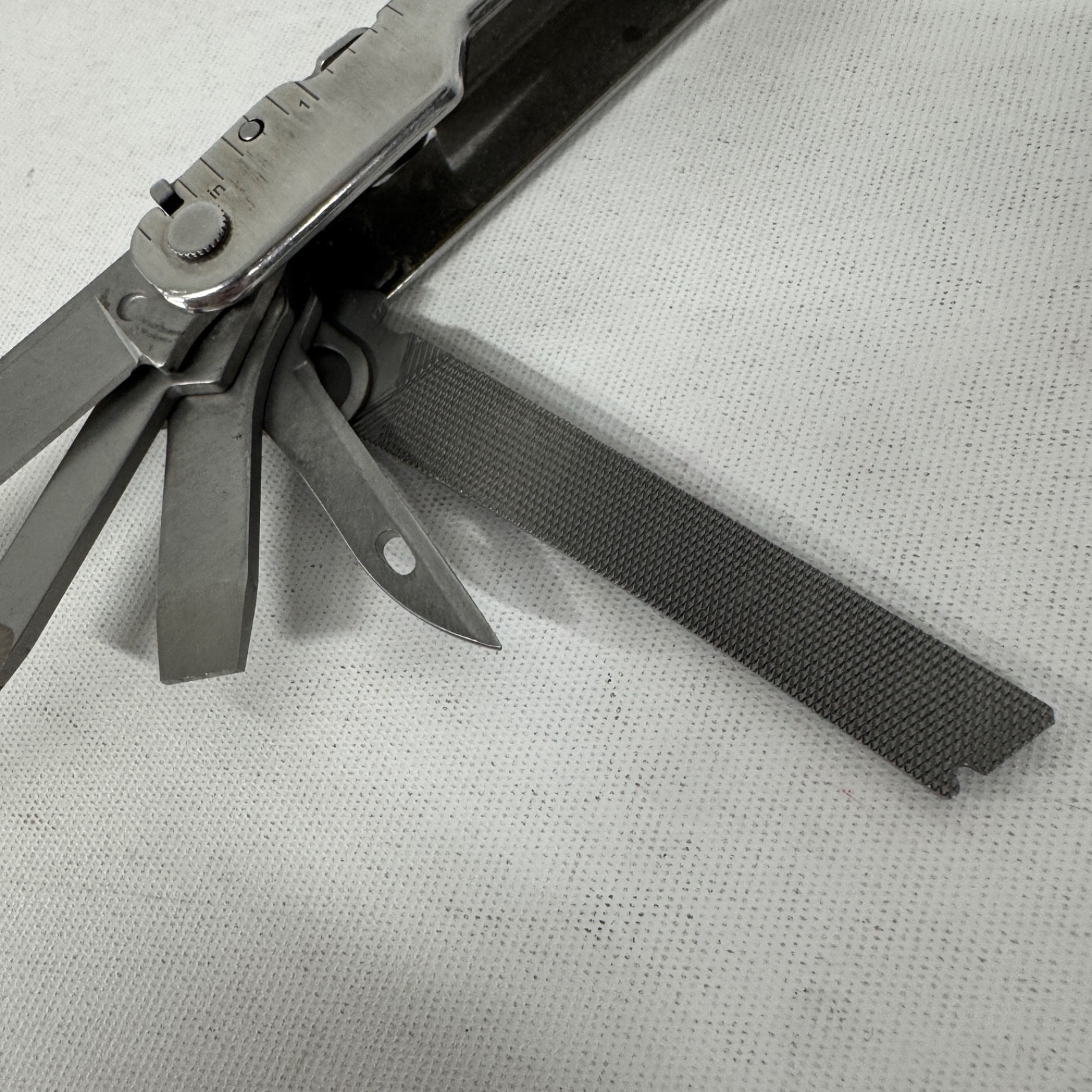 Leatherman Supertool Super Tool 300 Pliers Stainless Steel Multi Tool w/ Sheath