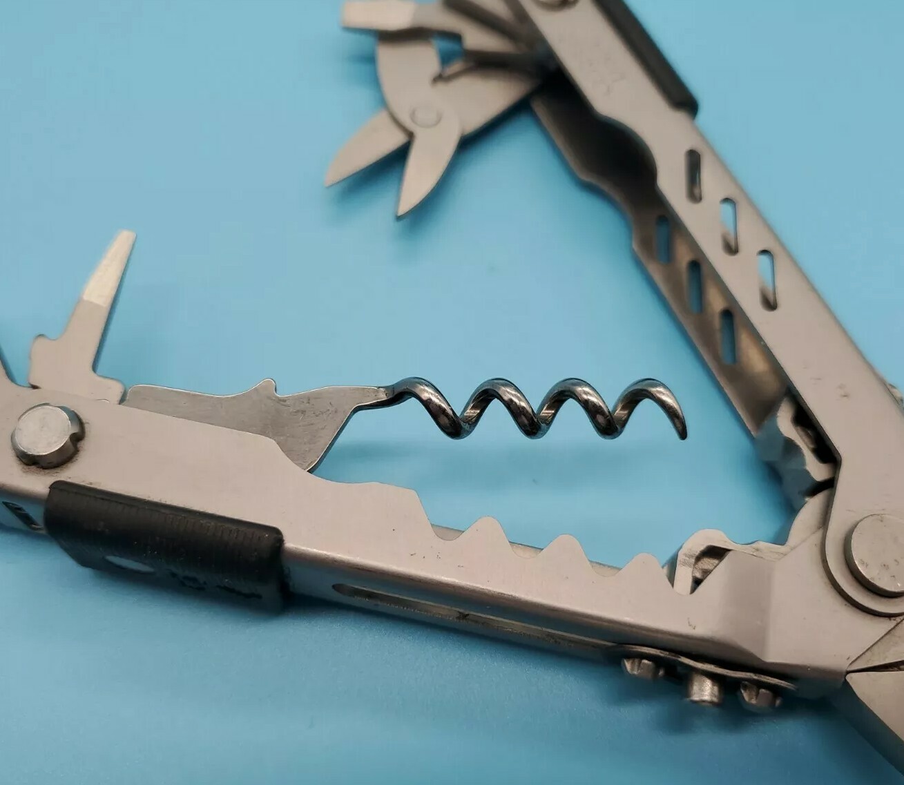 Gerber MP400 Multi-Tool Multi-Plier Compact Sport with Cork Screw Knife – RARE