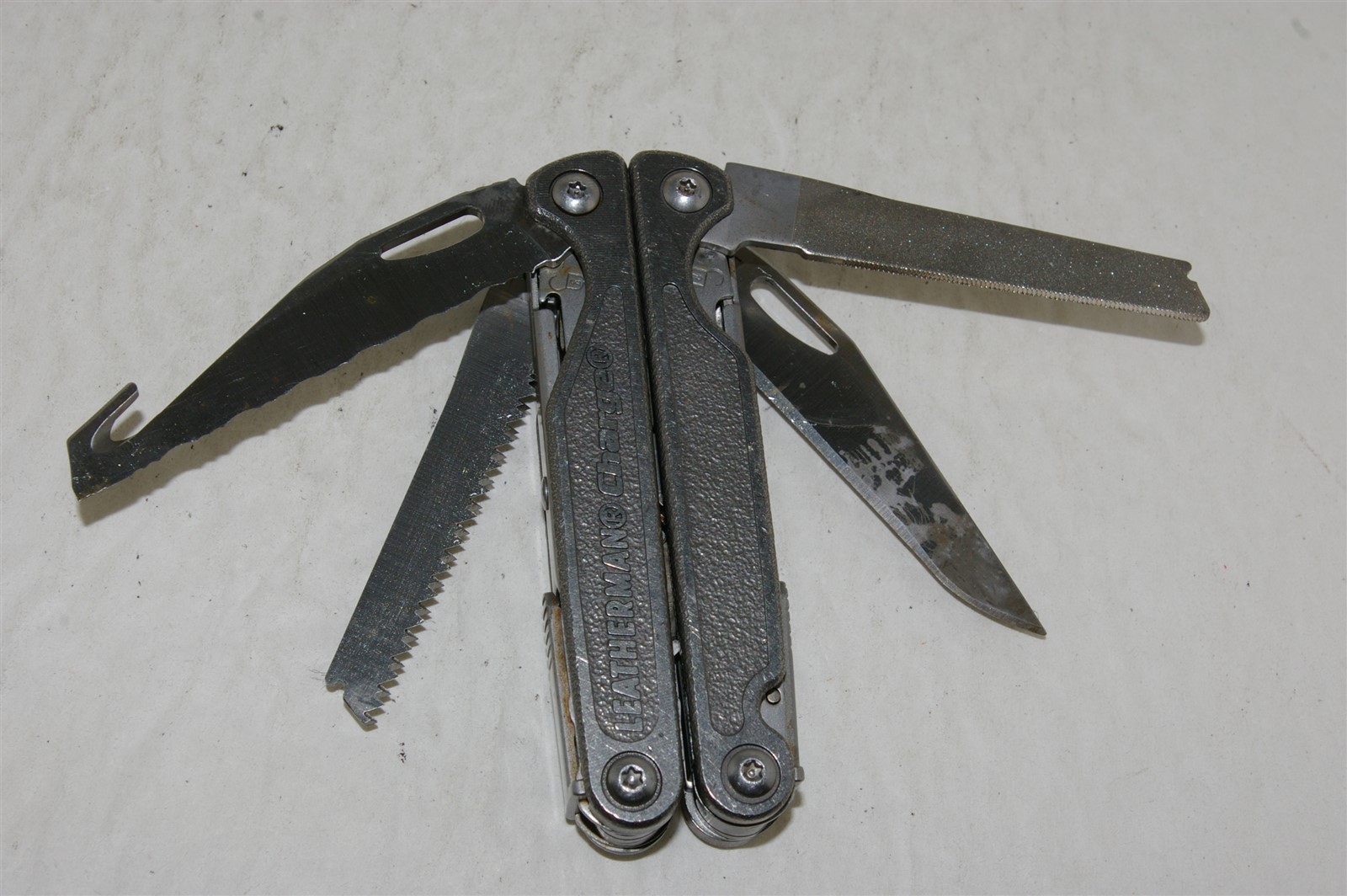 Leatherman Charge TTi Multi-Tool Multi-Plier S30V PLEASE READ