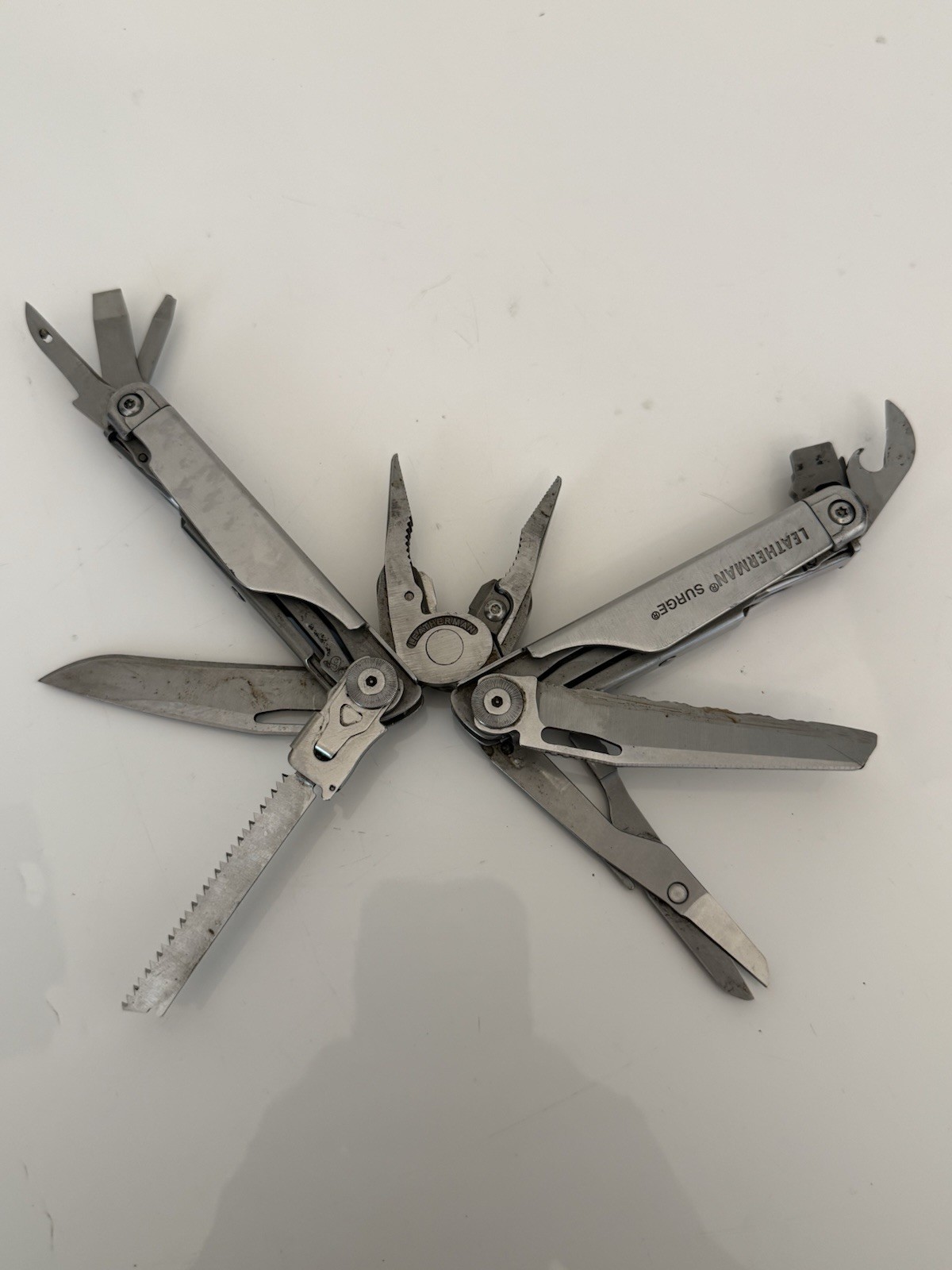 LEATHERMAN SURGE 21-In-1 Stainless Heavy Duty Multitool Blade Read