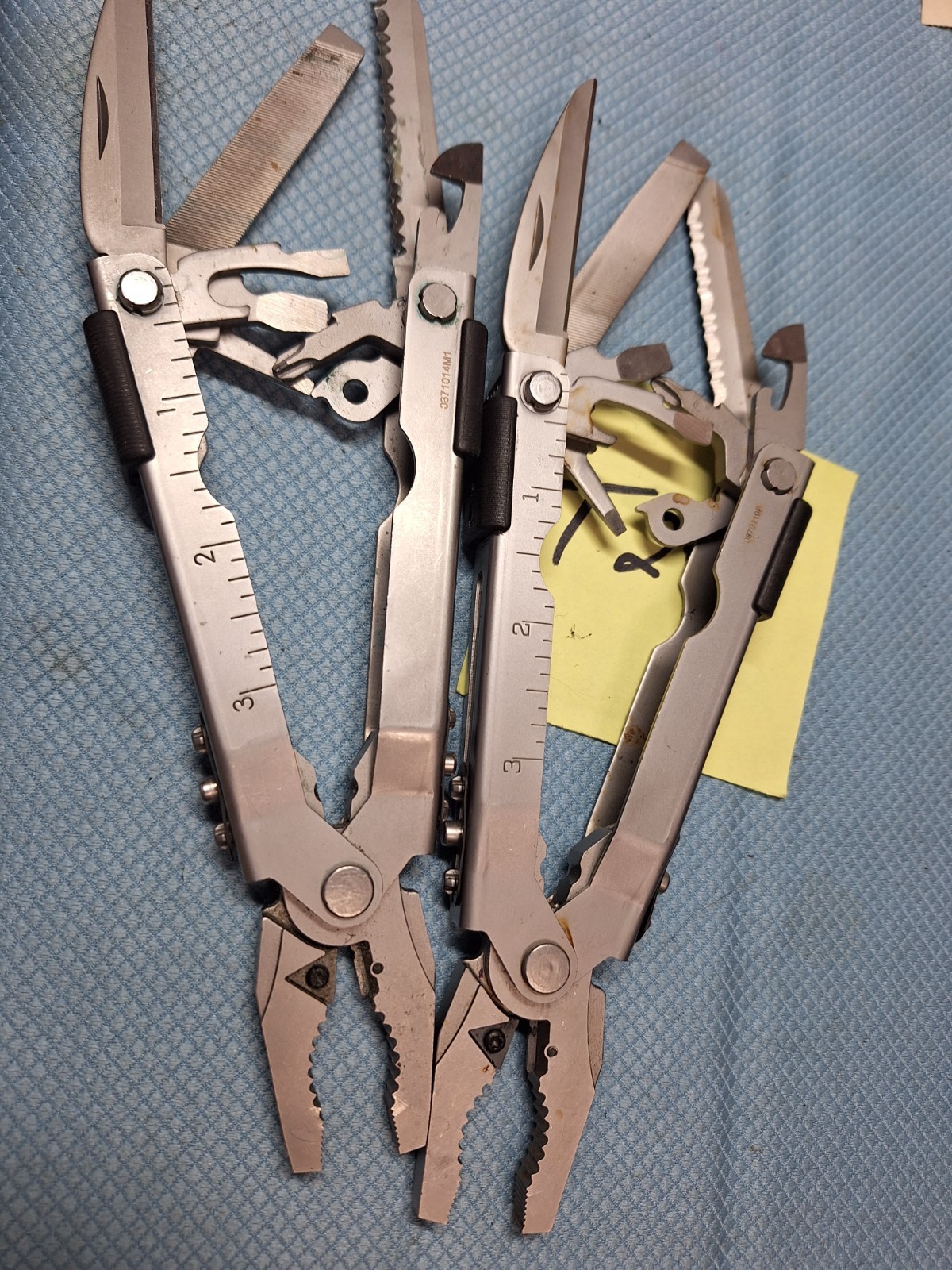 2 GERBER Blunt Nose Multi Tools EXCELLENT lot T29