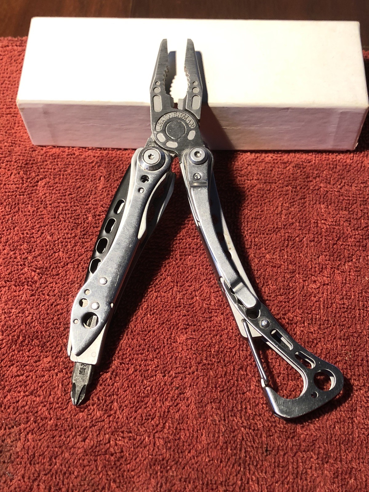 Discontinued RARE Leatherman Skeletool SX Signal Snowboards USA Retired 2013