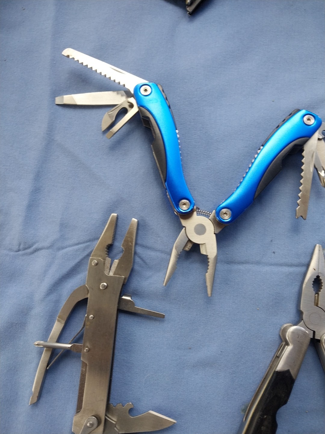 3 Survival Tool – Foldable With Multiple Gadgets