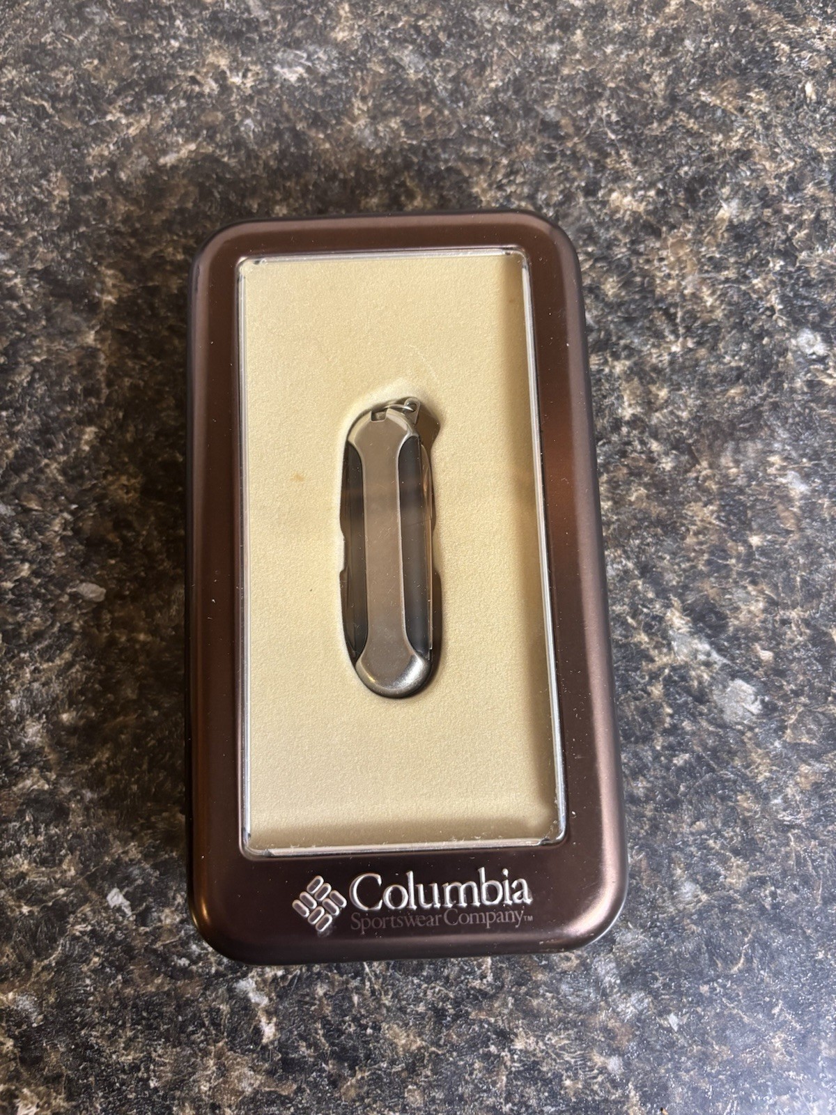 Columbia Multi-Function Pocket Tool- Knife – Scissors