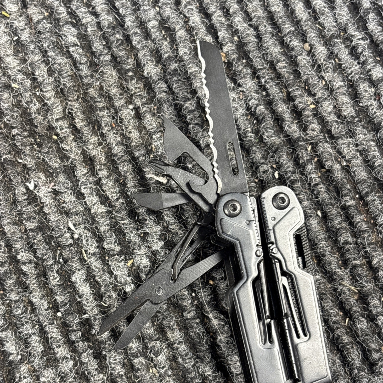 SOG POWER PINT MULTI TOOL PLIERS KNIFE SMALL (412)