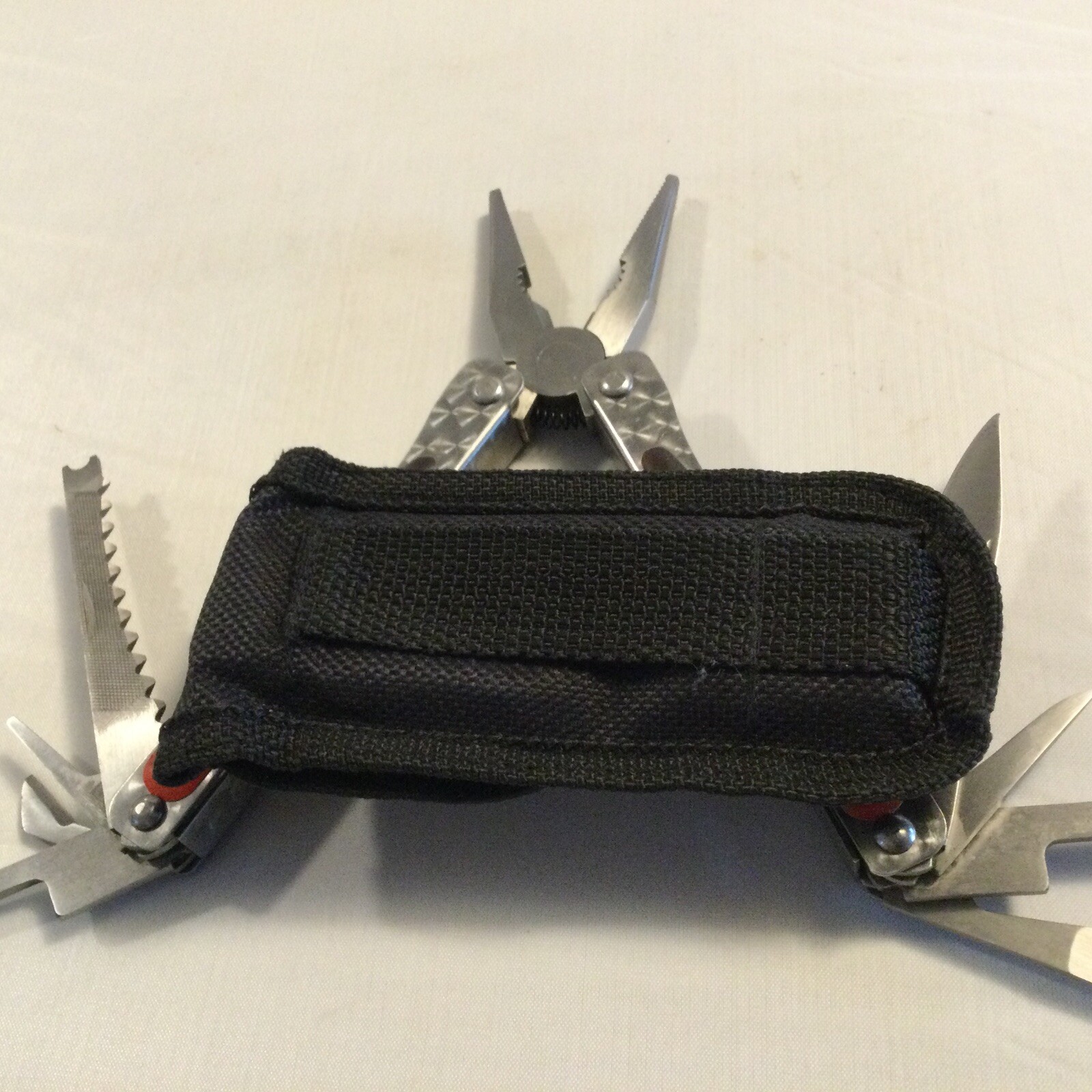 Sheffield #12000 Stainless Steel Multi Tool Pliers Knife Scaler With Belt Case