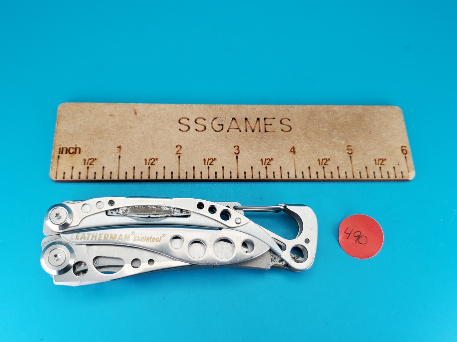 LEATHERMAN Skeletool Multi Tool – Combo Edge Blade Knife Pliers Carabiner!!!
